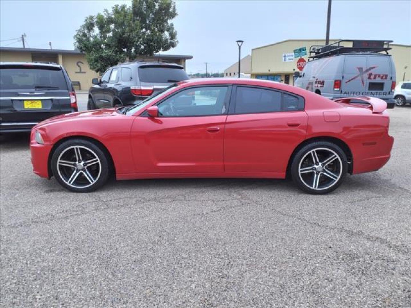 2013 Redline 3 Coat Pearl Dodge Charger SXT Plus (2C3CDXHG6DH) with an 3.6L Pentastar 3.6L V6 292hp 260ft. lbs. Sequential Multiport Fuel Injection engine, Automatic transmission, located at 1401 N. Hobart, Pampa, TX, 79065, (806) 665-9872, 35.549953, -100.975098 - Photo#4