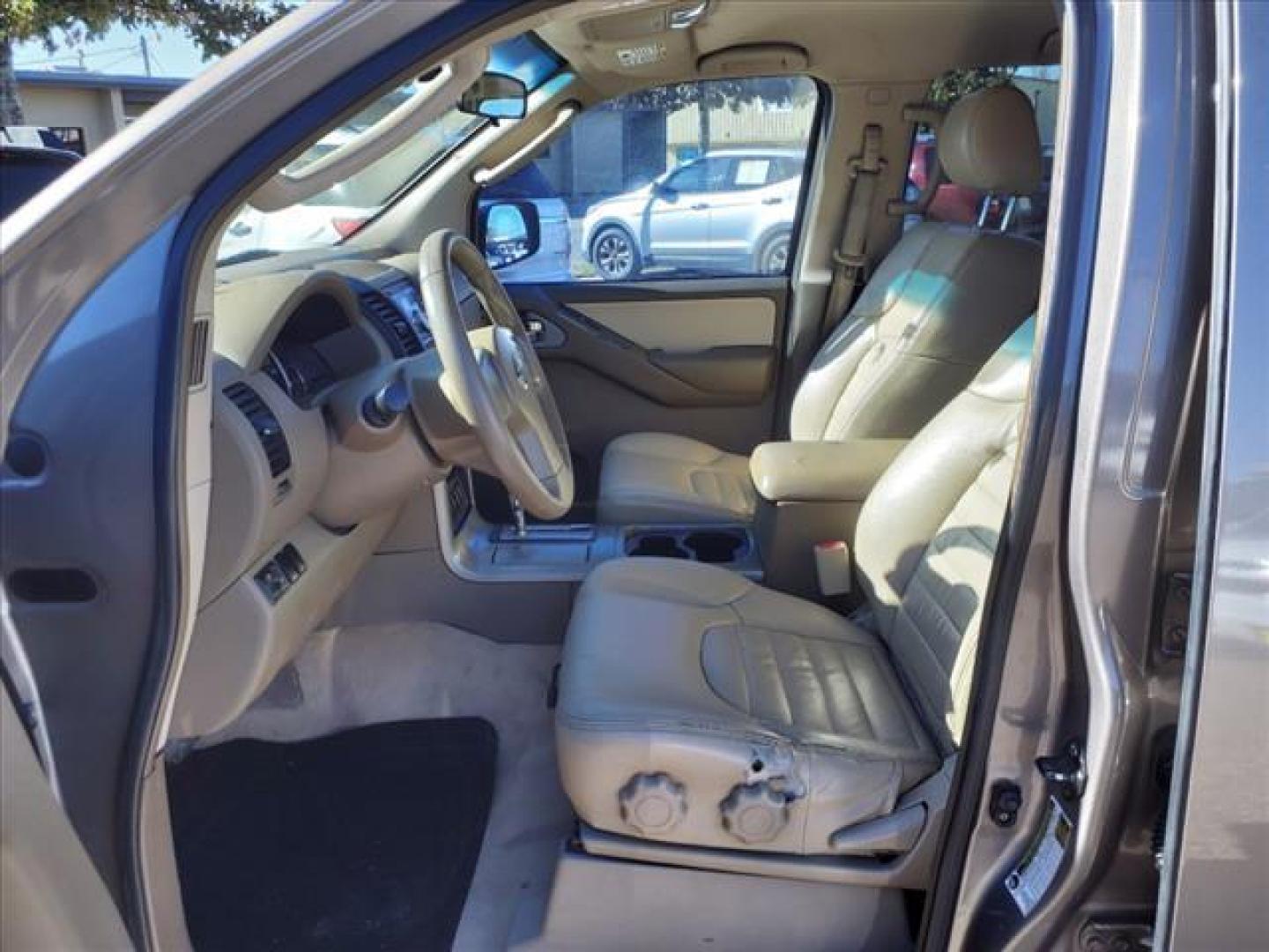 2006 Granite Metallic Ky2 Nissan Pathfinder S (5N1AR18U66C) with an 4.0L 4.0L NA V6 double overhead cam (DOHC) 24V Fuel Injected engine, 5-Speed Automatic transmission, located at 1401 N. Hobart, Pampa, TX, 79065, (806) 665-9872, 35.549953, -100.975098 - Photo#9