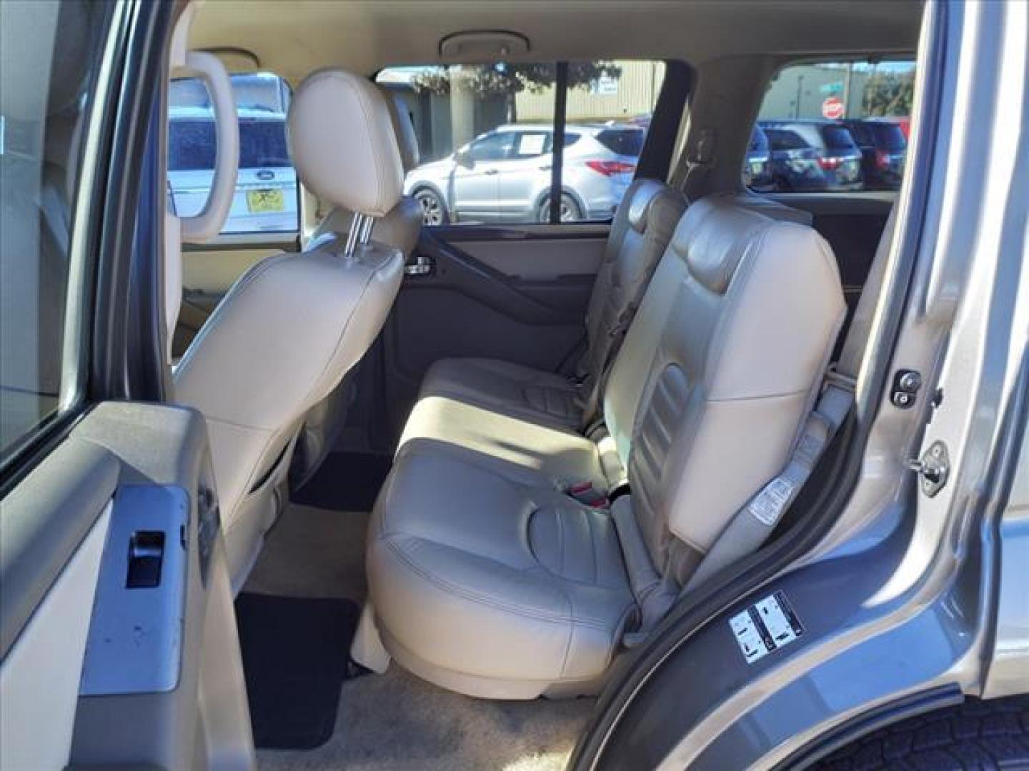 2006 Granite Metallic Ky2 Nissan Pathfinder S (5N1AR18U66C) with an 4.0L 4.0L NA V6 double overhead cam (DOHC) 24V Fuel Injected engine, 5-Speed Automatic transmission, located at 1401 N. Hobart, Pampa, TX, 79065, (806) 665-9872, 35.549953, -100.975098 - Photo#10