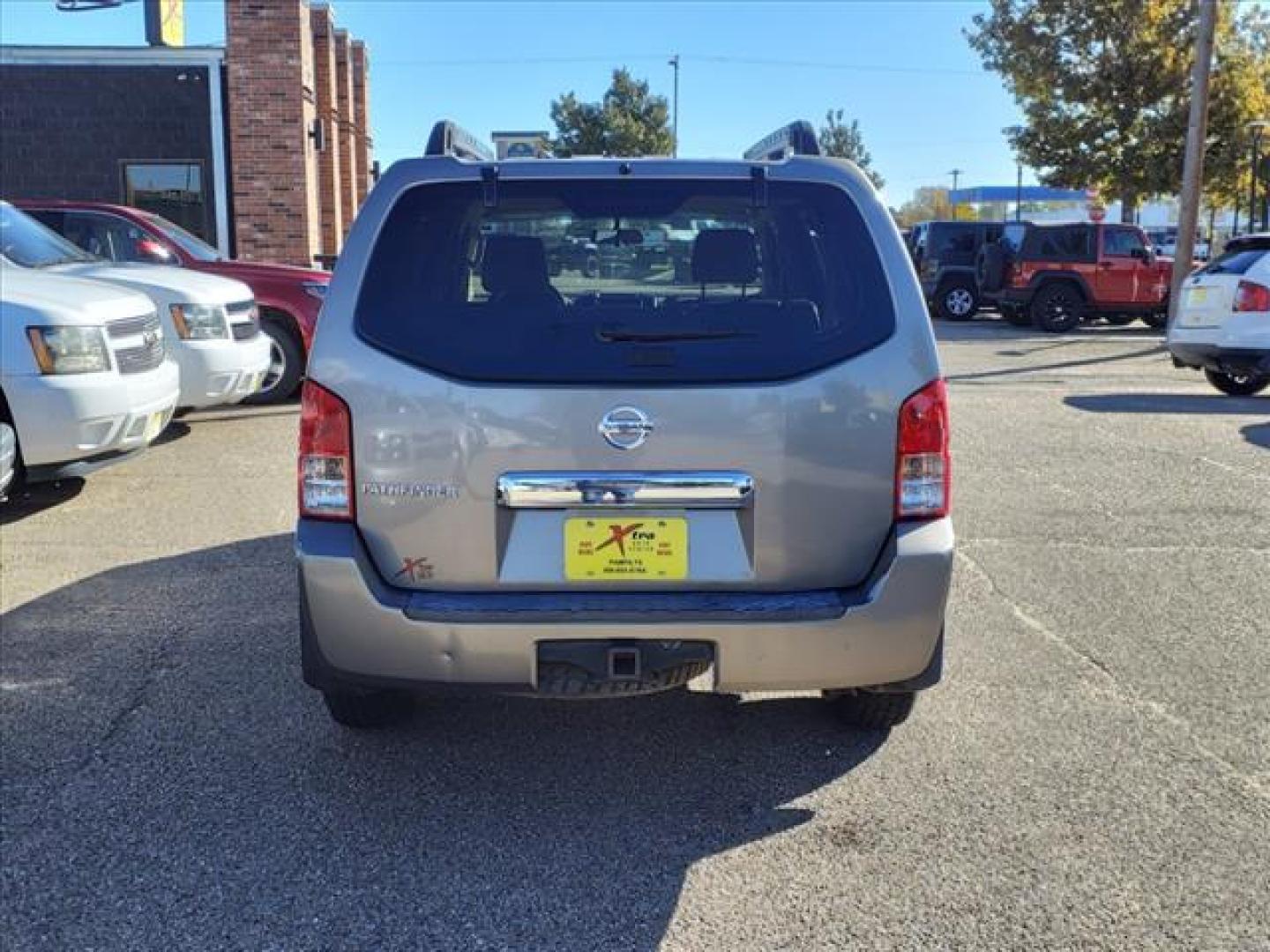 2006 Granite Metallic Ky2 Nissan Pathfinder S (5N1AR18U66C) with an 4.0L 4.0L NA V6 double overhead cam (DOHC) 24V Fuel Injected engine, 5-Speed Automatic transmission, located at 1401 N. Hobart, Pampa, TX, 79065, (806) 665-9872, 35.549953, -100.975098 - Photo#3