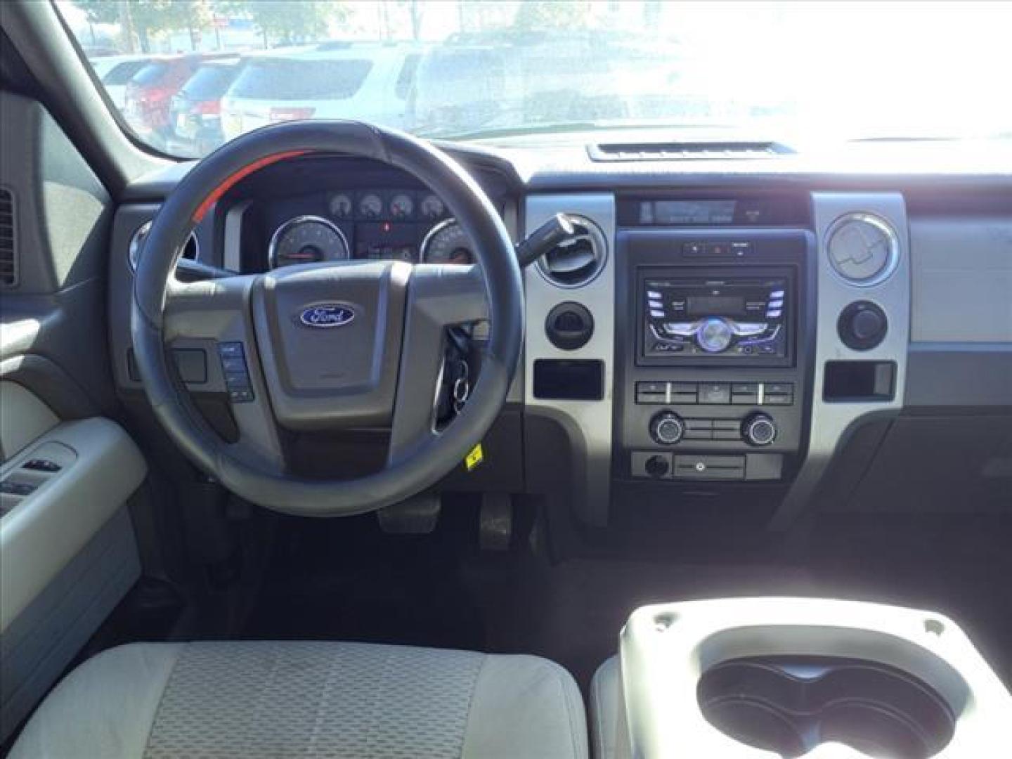 2009 Royal Red Clearcoat Metallic Uk Ford F-150 XLT (1FTRW12879F) with an 4.6L 4.6L 3V V8 292hp 320ft. lbs. Sequential Multiport Fuel Injection engine, 6-Speed Automatic transmission, located at 1401 N. Hobart, Pampa, TX, 79065, (806) 665-9872, 35.549953, -100.975098 - Photo#8