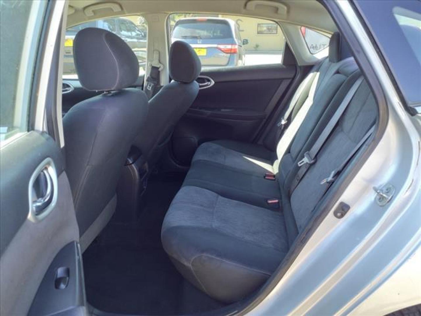 2014 Brilliant Silver Nissan Sentra SV (3N1AB7AP3EY) with an 1.8L 1.8L I4 130hp 128ft. lbs. Sequential Multiport Fuel Injection engine, CVT transmission, located at 1401 N. Hobart, Pampa, TX, 79065, (806) 665-9872, 35.549953, -100.975098 - Photo#12