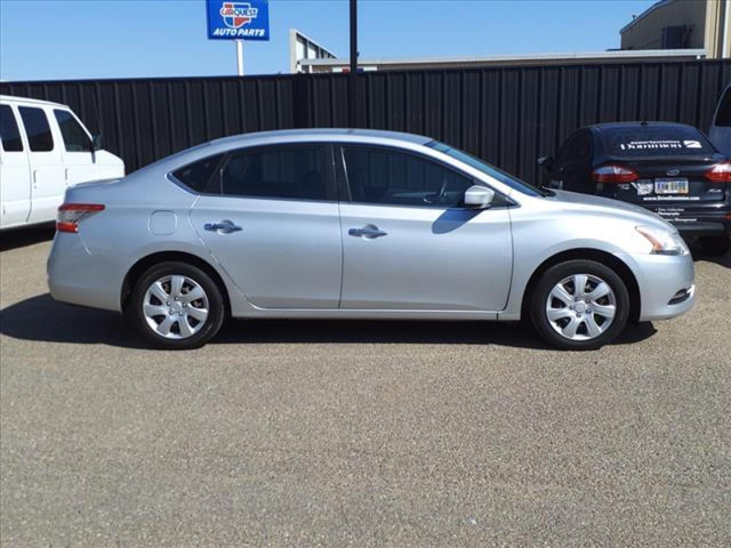 2014 Brilliant Silver Nissan Sentra SV (3N1AB7AP3EY) with an 1.8L 1.8L I4 130hp 128ft. lbs. Sequential Multiport Fuel Injection engine, CVT transmission, located at 1401 N. Hobart, Pampa, TX, 79065, (806) 665-9872, 35.549953, -100.975098 - Photo#2