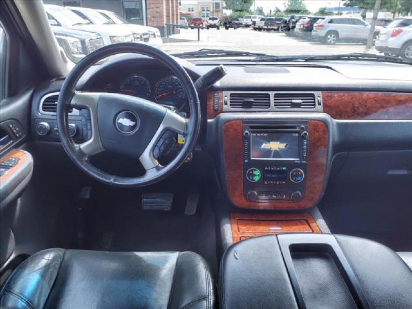 2013 Black Granite Metallic Chevrolet Suburban LTZ (1GNSKKE71DR) with an 5.3L Vortec Aluminum Block 5.3L Flex Fuel V8 320hp 335ft. lbs. Sequential-Port F.I. engine, 6-Speed Shiftable Automatic transmission, located at 1401 N. Hobart, Pampa, TX, 79065, (806) 665-9872, 35.549953, -100.975098 - Photo#11