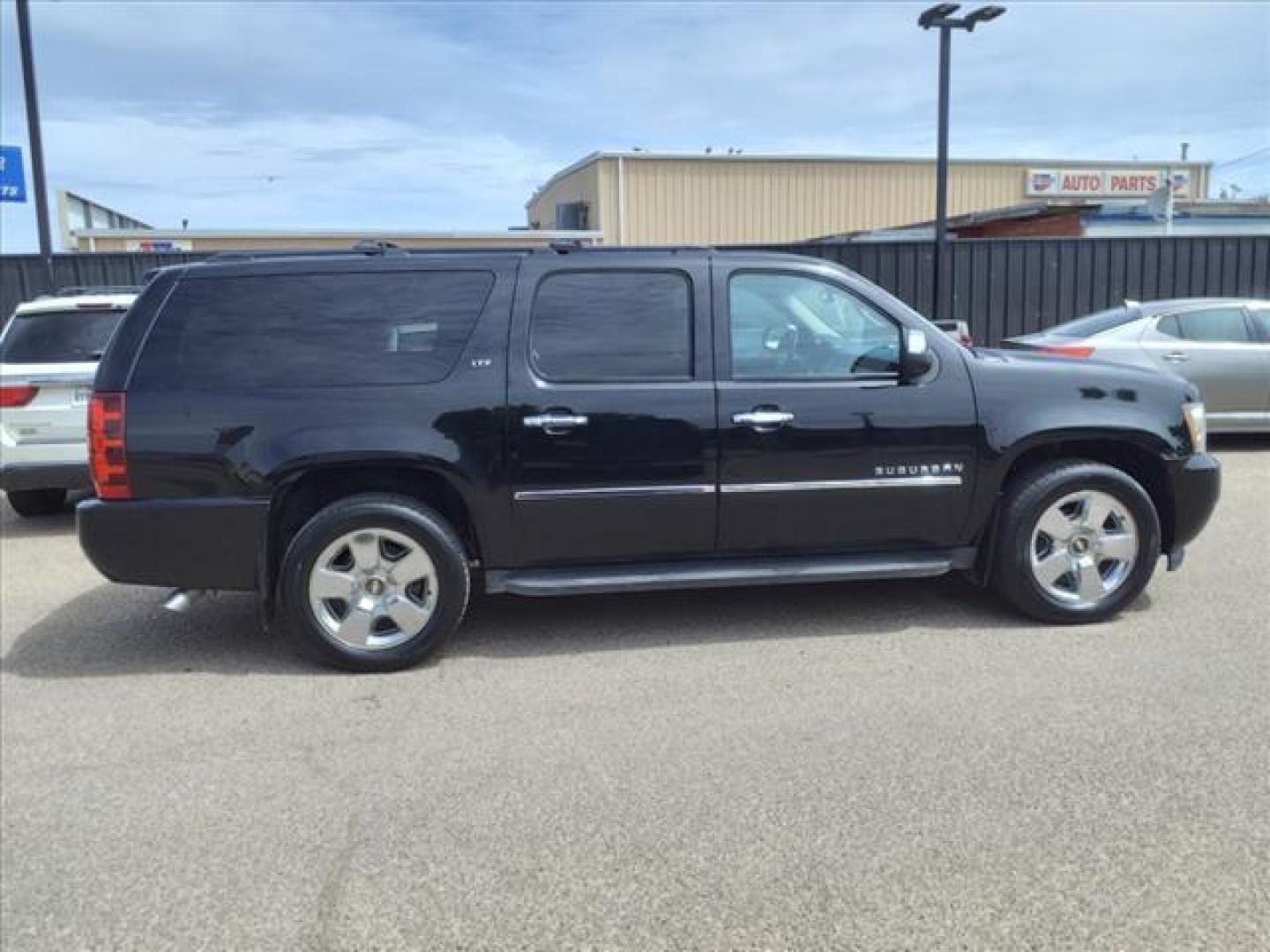 2013 Black Granite Metallic Chevrolet Suburban LTZ (1GNSKKE71DR) with an 5.3L Vortec Aluminum Block 5.3L Flex Fuel V8 320hp 335ft. lbs. Sequential-Port F.I. engine, 6-Speed Shiftable Automatic transmission, located at 1401 N. Hobart, Pampa, TX, 79065, (806) 665-9872, 35.549953, -100.975098 - Photo#2