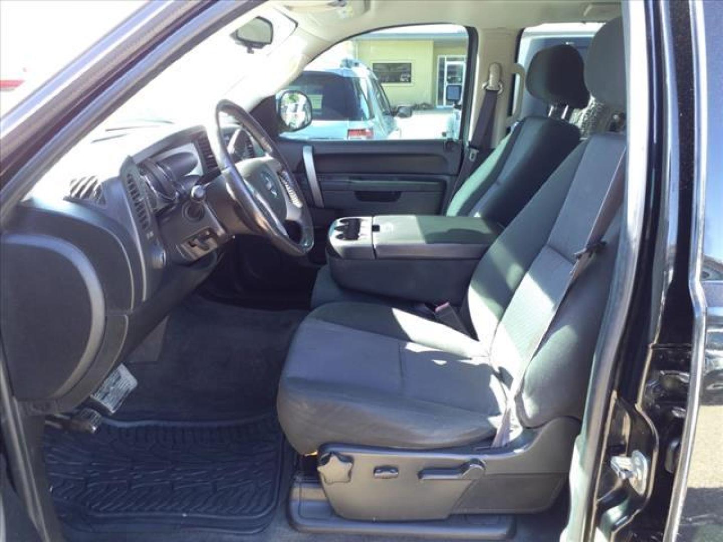 2011 Onyx Black GMC Sierra 1500 SLE (3GTP2VE35BG) with an 5.3L Vortec 5.3L Flex Fuel V8 315hp 335ft. lbs. Sequential-Port F.I. engine, 6-Speed Shiftable Automatic transmission, located at 1401 N. Hobart, Pampa, TX, 79065, (806) 665-9872, 35.549953, -100.975098 - Photo#10