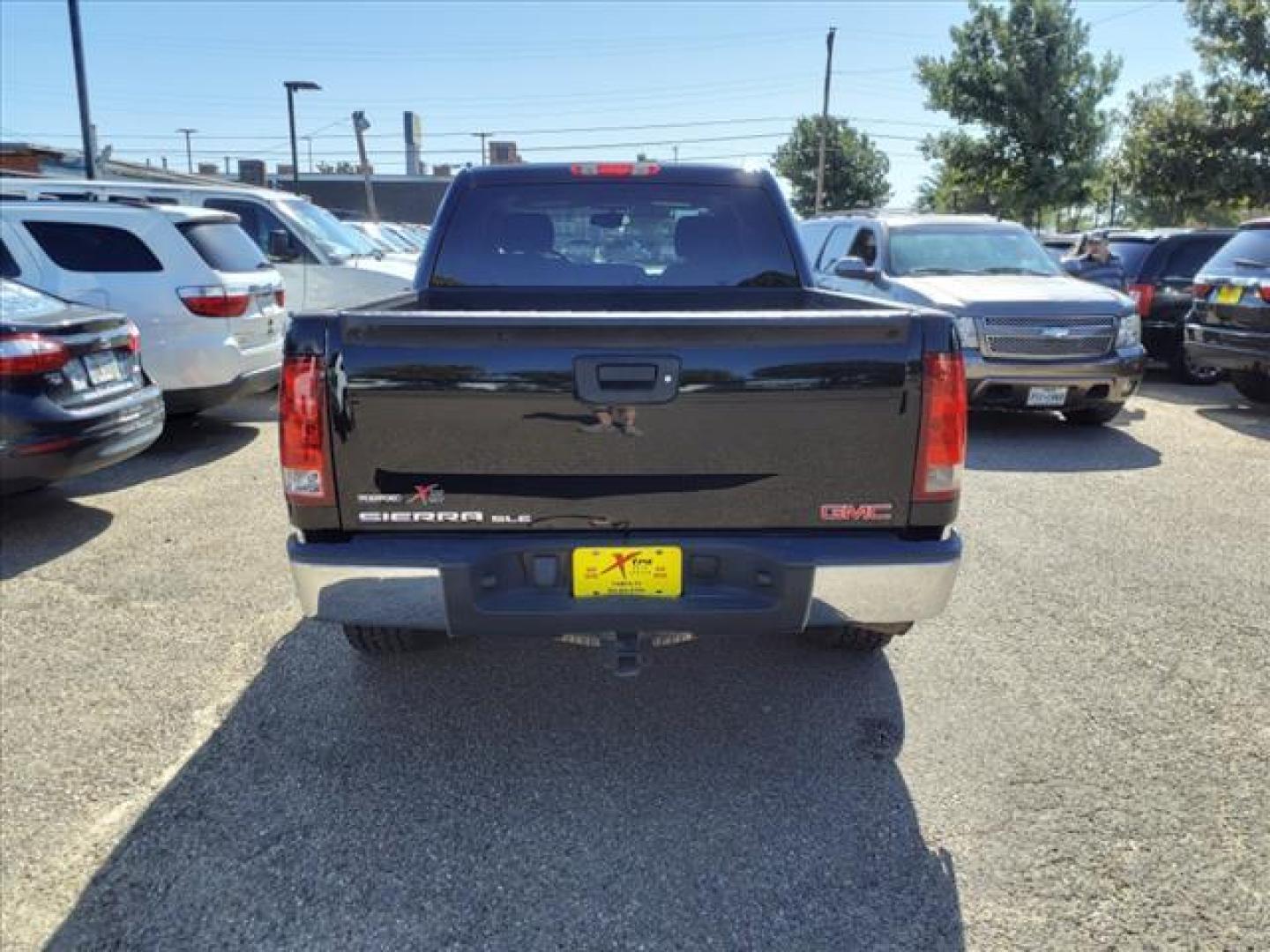 2011 Onyx Black GMC Sierra 1500 SLE (3GTP2VE35BG) with an 5.3L Vortec 5.3L Flex Fuel V8 315hp 335ft. lbs. Sequential-Port F.I. engine, 6-Speed Shiftable Automatic transmission, located at 1401 N. Hobart, Pampa, TX, 79065, (806) 665-9872, 35.549953, -100.975098 - Photo#3