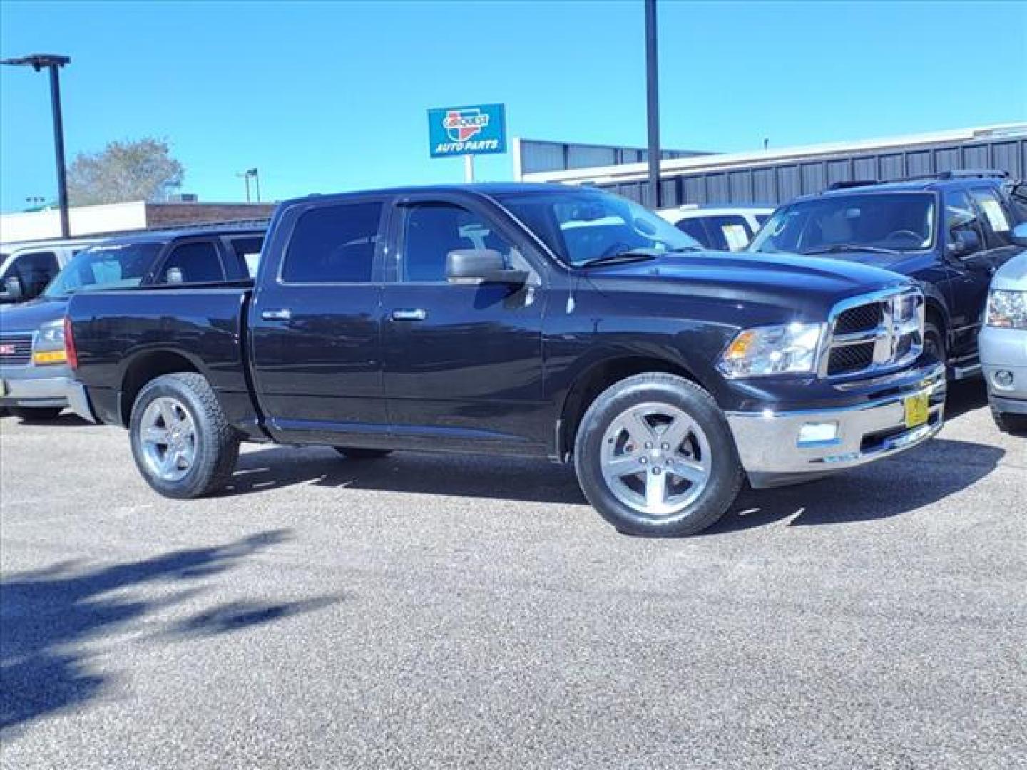 2011 Brilliant Black Crystal Pearl Coat Pxr RAM 1500 ST (1D7RB1CT8BS) with an 5.7L HEMI 5.7L V8 390hp 407ft. lbs. Sequential Multiport Fuel Injection engine, 5-Speed Automatic transmission, located at 1401 N. Hobart, Pampa, TX, 79065, (806) 665-9872, 35.549953, -100.975098 - Photo#0