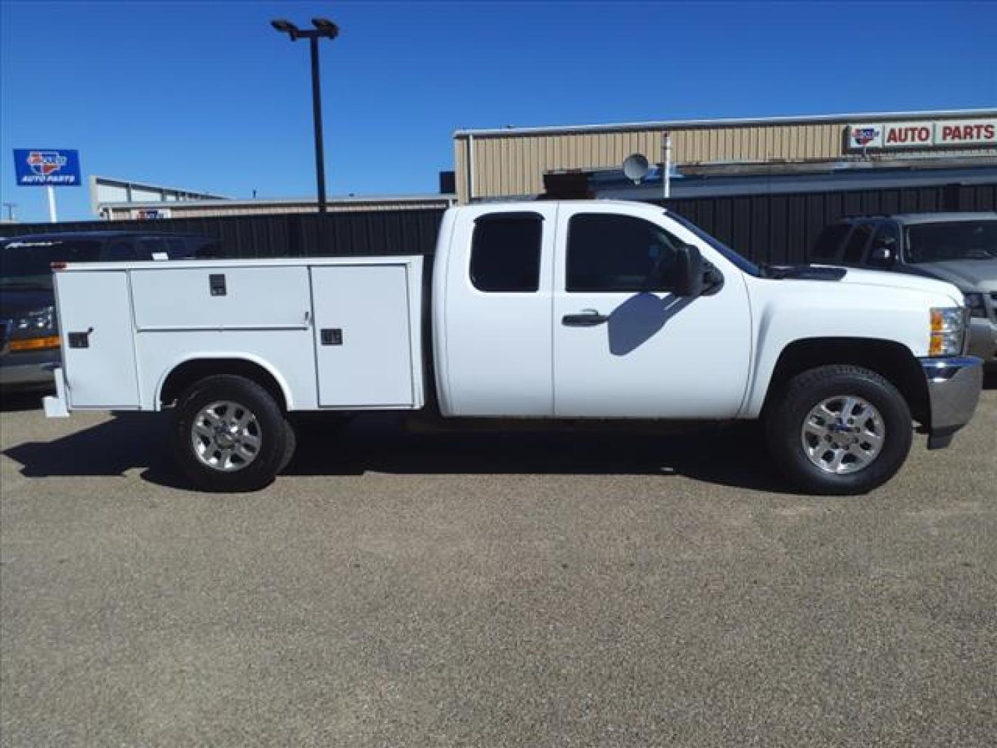 2013 Summit White Chevrolet Silverado 2500HD Work Truck (1GB2CVC85DZ) with an 6.6L Duramax 6.6L Diesel Turbo V8 397hp 765ft. lbs. Common Rail Direct Injection engine, Allison 1000 6-Speed Shiftable Automatic transmission, located at 1401 N. Hobart, Pampa, TX, 79065, (806) 665-9872, 35.549953, -100.975098 - Photo#2