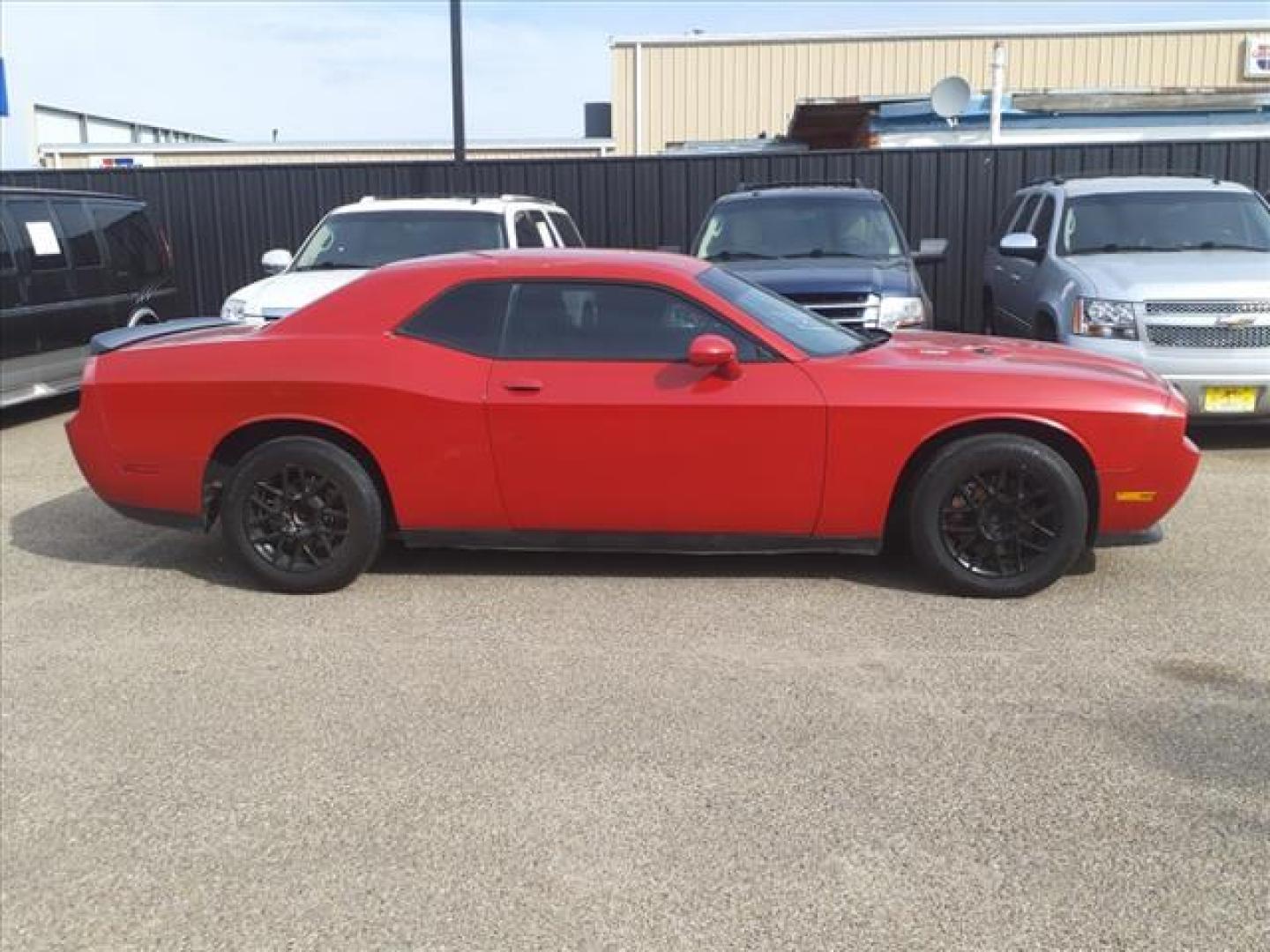 2011 Redline 3 Pearl Coat Dodge Challenger R/T (2B3CJ5DT0BH) with an 5.7L HEMI 5.7L V8 372hp 401ft. lbs. Sequential Multiport Fuel Injection engine, 5-Speed Shiftable Automatic transmission, located at 1401 N. Hobart, Pampa, TX, 79065, (806) 665-9872, 35.549953, -100.975098 - Photo#2