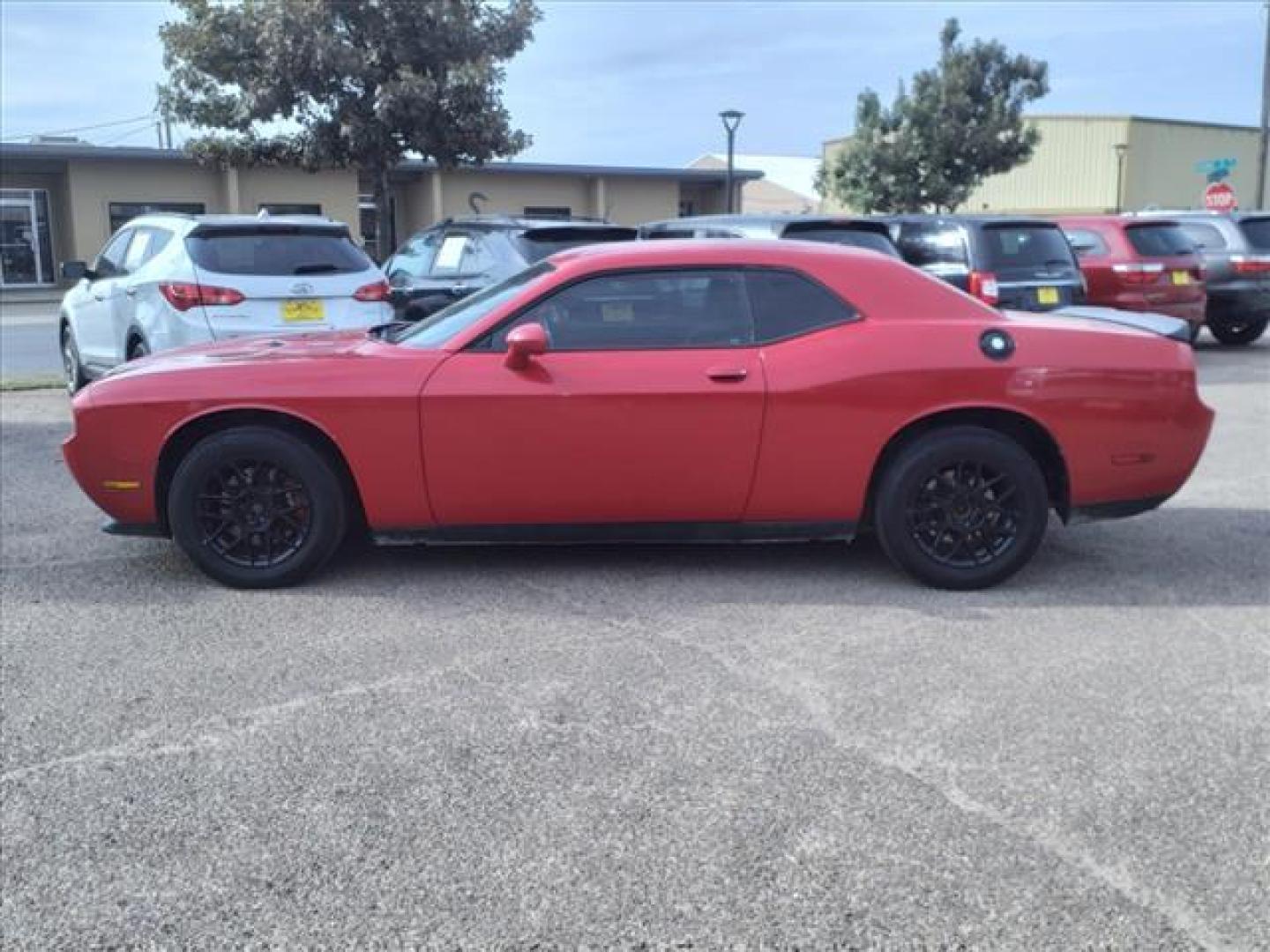 2011 Redline 3 Pearl Coat Dodge Challenger R/T (2B3CJ5DT0BH) with an 5.7L HEMI 5.7L V8 372hp 401ft. lbs. Sequential Multiport Fuel Injection engine, 5-Speed Shiftable Automatic transmission, located at 1401 N. Hobart, Pampa, TX, 79065, (806) 665-9872, 35.549953, -100.975098 - Photo#4