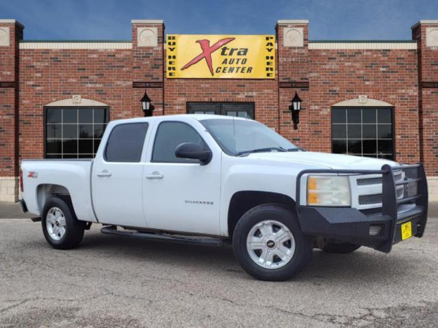 2009 Summit White Chevrolet Silverado 1500 LT (3GCEK23339G) with an 5.3L Iron Block 5.3L Flex Fuel V8 315hp 338ft. lbs. Fuel Injected engine, 6-Speed Shiftable Automatic transmission, located at 1401 N. Hobart, Pampa, TX, 79065, (806) 665-9872, 35.549953, -100.975098 - Photo#0