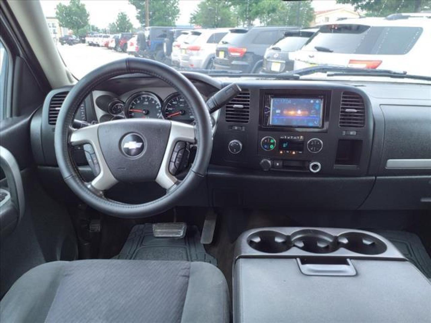 2009 Summit White Chevrolet Silverado 1500 LT (3GCEK23339G) with an 5.3L Iron Block 5.3L Flex Fuel V8 315hp 338ft. lbs. Fuel Injected engine, 6-Speed Shiftable Automatic transmission, located at 1401 N. Hobart, Pampa, TX, 79065, (806) 665-9872, 35.549953, -100.975098 - Photo#9