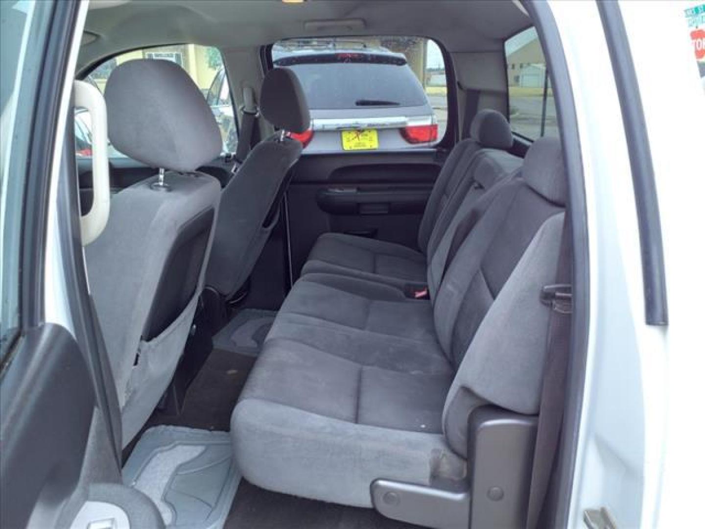 2009 Summit White Chevrolet Silverado 1500 LT (3GCEK23339G) with an 5.3L Iron Block 5.3L Flex Fuel V8 315hp 338ft. lbs. Fuel Injected engine, 6-Speed Shiftable Automatic transmission, located at 1401 N. Hobart, Pampa, TX, 79065, (806) 665-9872, 35.549953, -100.975098 - Photo#11