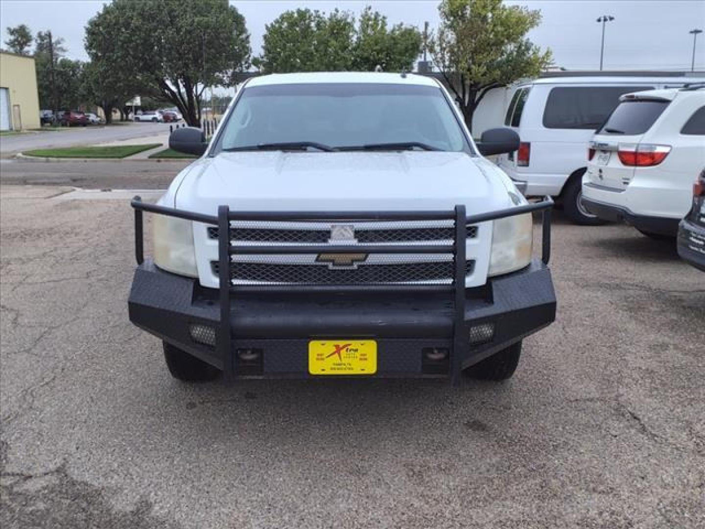 2009 Summit White Chevrolet Silverado 1500 LT (3GCEK23339G) with an 5.3L Iron Block 5.3L Flex Fuel V8 315hp 338ft. lbs. Fuel Injected engine, 6-Speed Shiftable Automatic transmission, located at 1401 N. Hobart, Pampa, TX, 79065, (806) 665-9872, 35.549953, -100.975098 - Photo#1