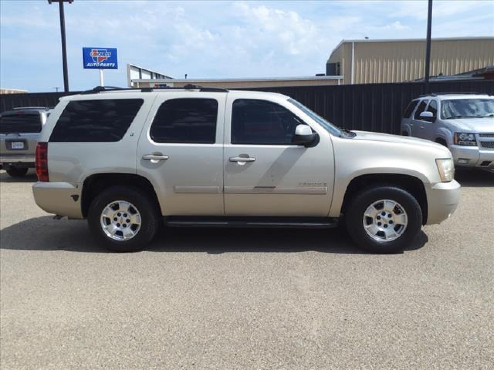 2007 Silver Birch Metallic Chevrolet Tahoe LT (1GNFC13047R) with an 5.3L Vortec 5.3L Flex Fuel V8 320hp 340ft. lbs. Sequential-Port F.I. engine, 4-Speed Automatic transmission, located at 1401 N. Hobart, Pampa, TX, 79065, (806) 665-9872, 35.549953, -100.975098 - Photo #2