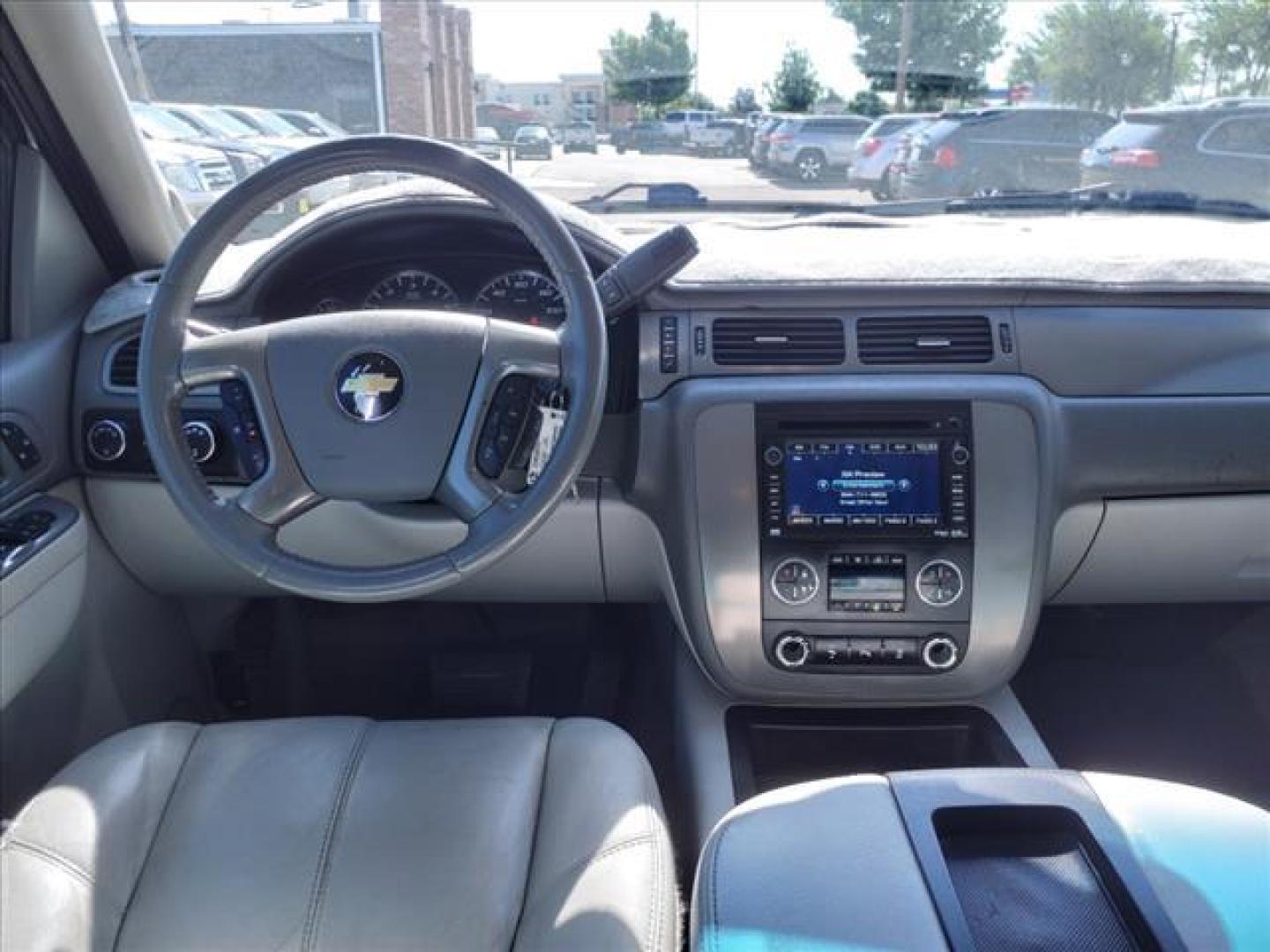 2010 Sheer Silver Metallic Chevrolet Tahoe LT (1GNUKBE07AR) with an 5.3L Vortec Iron Block 5.3L Flex Fuel V8 320hp 335ft. lbs. Sequential-Port F.I. engine, 6-Speed Shiftable Automatic transmission, located at 1401 N. Hobart, Pampa, TX, 79065, (806) 665-9872, 35.549953, -100.975098 - Photo#13