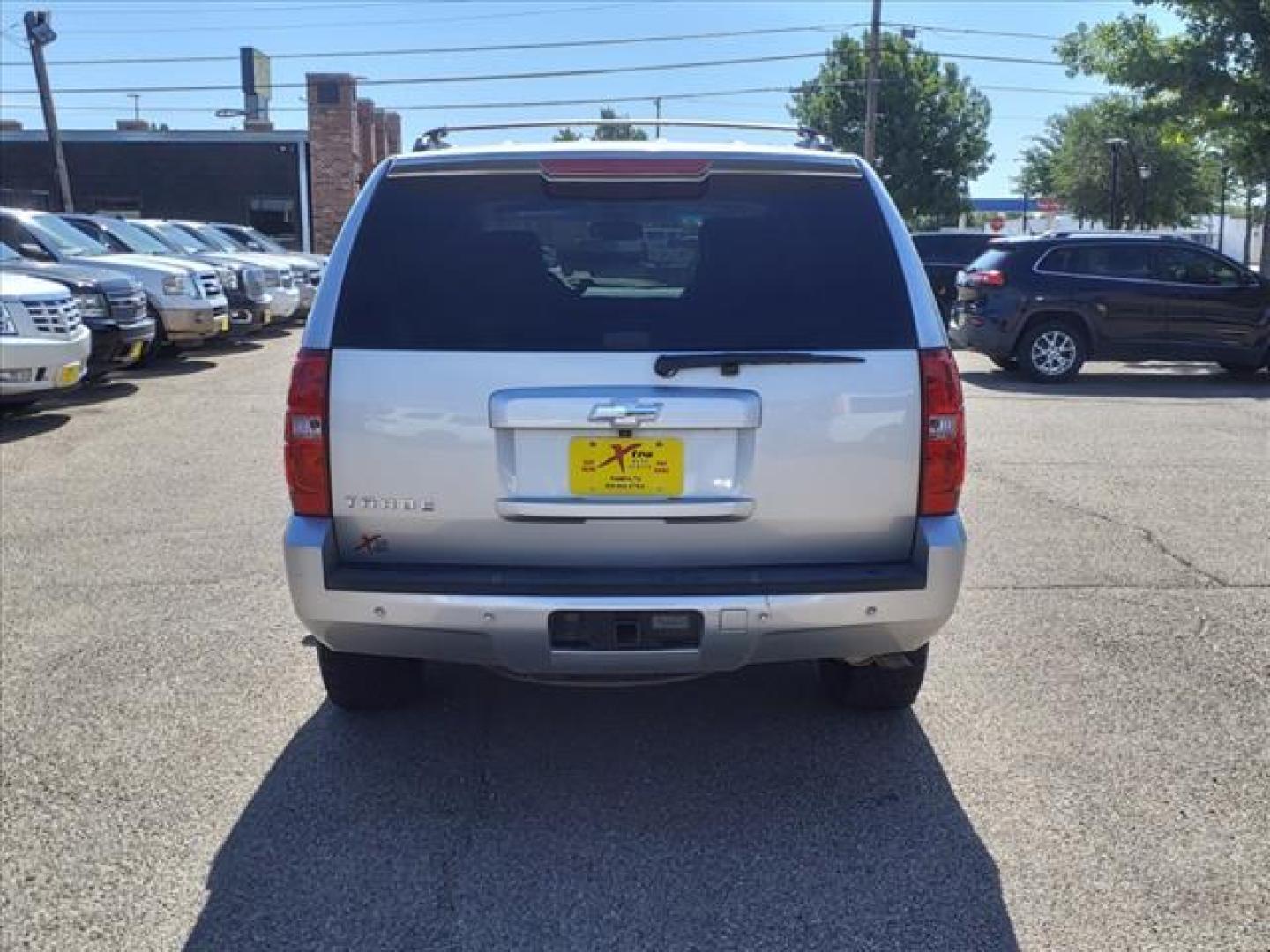 2010 Sheer Silver Metallic Chevrolet Tahoe LT (1GNUKBE07AR) with an 5.3L Vortec Iron Block 5.3L Flex Fuel V8 320hp 335ft. lbs. Sequential-Port F.I. engine, 6-Speed Shiftable Automatic transmission, located at 1401 N. Hobart, Pampa, TX, 79065, (806) 665-9872, 35.549953, -100.975098 - Photo#3