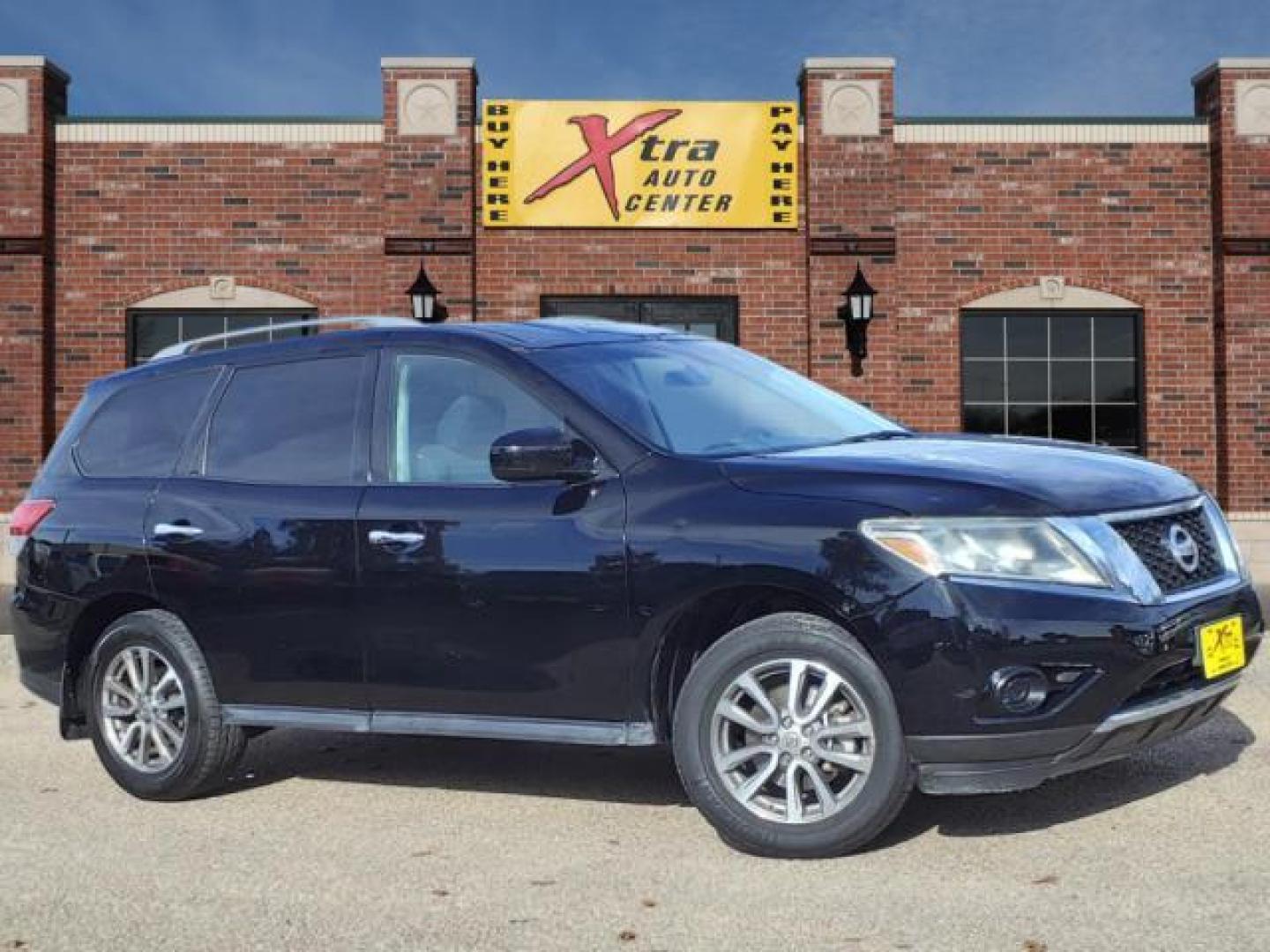 2013 Super Black Kh3 Nissan Pathfinder SV (5N1AR2MN5DC) with an 3.5L 3.5L V6 260hp 240ft. lbs. Sequential Multiport Fuel Injection engine, CVT transmission, located at 1401 N. Hobart, Pampa, TX, 79065, (806) 665-9872, 35.549953, -100.975098 - Photo#0