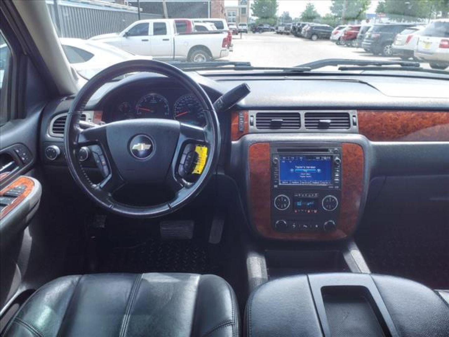 2009 White Diamond Tricoat Chevrolet Silverado 1500 LTZ (3GCEK33349G) with an 5.3L Vortec Aluminum Block 5.3L Flex Fuel V8 315hp 338ft. lbs. Fuel Injected engine, 6-Speed Shiftable Automatic transmission, located at 1401 N. Hobart, Pampa, TX, 79065, (806) 665-9872, 35.549953, -100.975098 - Photo#11