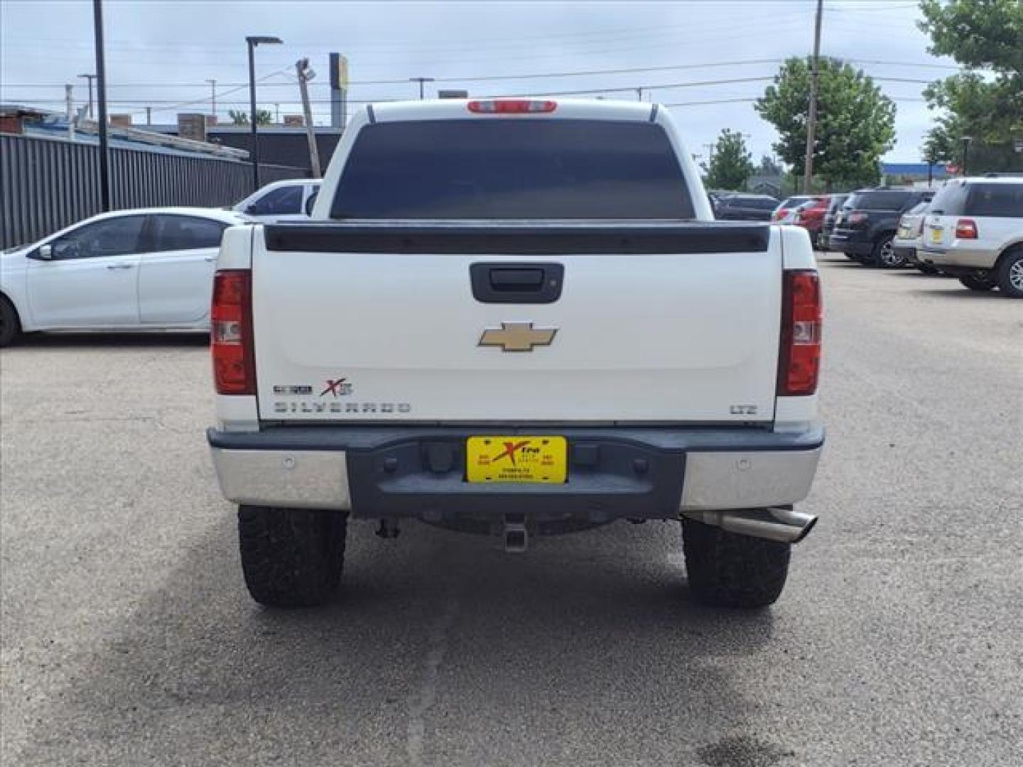 2009 White Diamond Tricoat Chevrolet Silverado 1500 LTZ (3GCEK33349G) with an 5.3L Vortec Aluminum Block 5.3L Flex Fuel V8 315hp 338ft. lbs. Fuel Injected engine, 6-Speed Shiftable Automatic transmission, located at 1401 N. Hobart, Pampa, TX, 79065, (806) 665-9872, 35.549953, -100.975098 - Photo#3