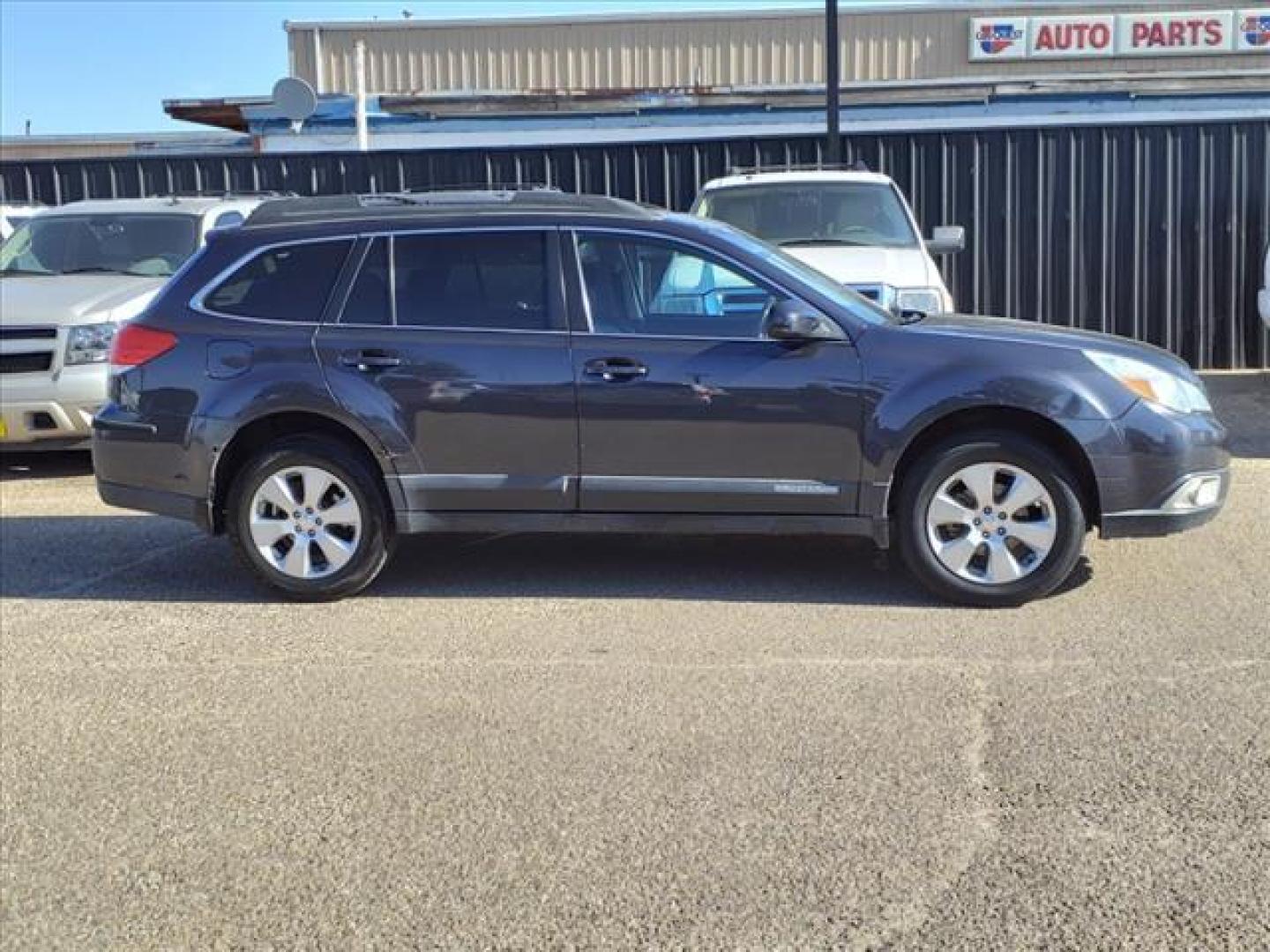 2011 Azurite Blue Pearl Subaru Outback 2.5i Premium (4S4BRBGC0B3) with an 2.5L 2.5L H4 170hp 170ft. lbs. PZEV Fuel Injected engine, CVT transmission, located at 1401 N. Hobart, Pampa, TX, 79065, (806) 665-9872, 35.549953, -100.975098 - Photo#2