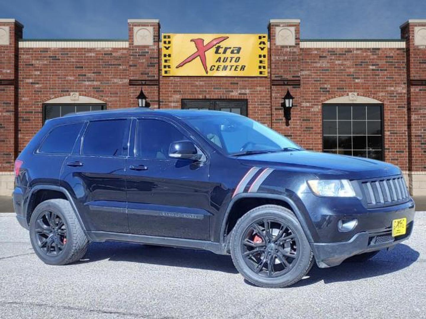 2012 Brilliant Black Crystal Pearl Coat Jeep Grand Cherokee Limited (1C4RJEBT4CC) with an 5.7L HEMI 5.7L V8 360hp 390ft. Sequential Multiport Fuel Injection engine, 6-Speed Automatic transmission, located at 1401 N. Hobart, Pampa, TX, 79065, (806) 665-9872, 35.549953, -100.975098 - Photo#0