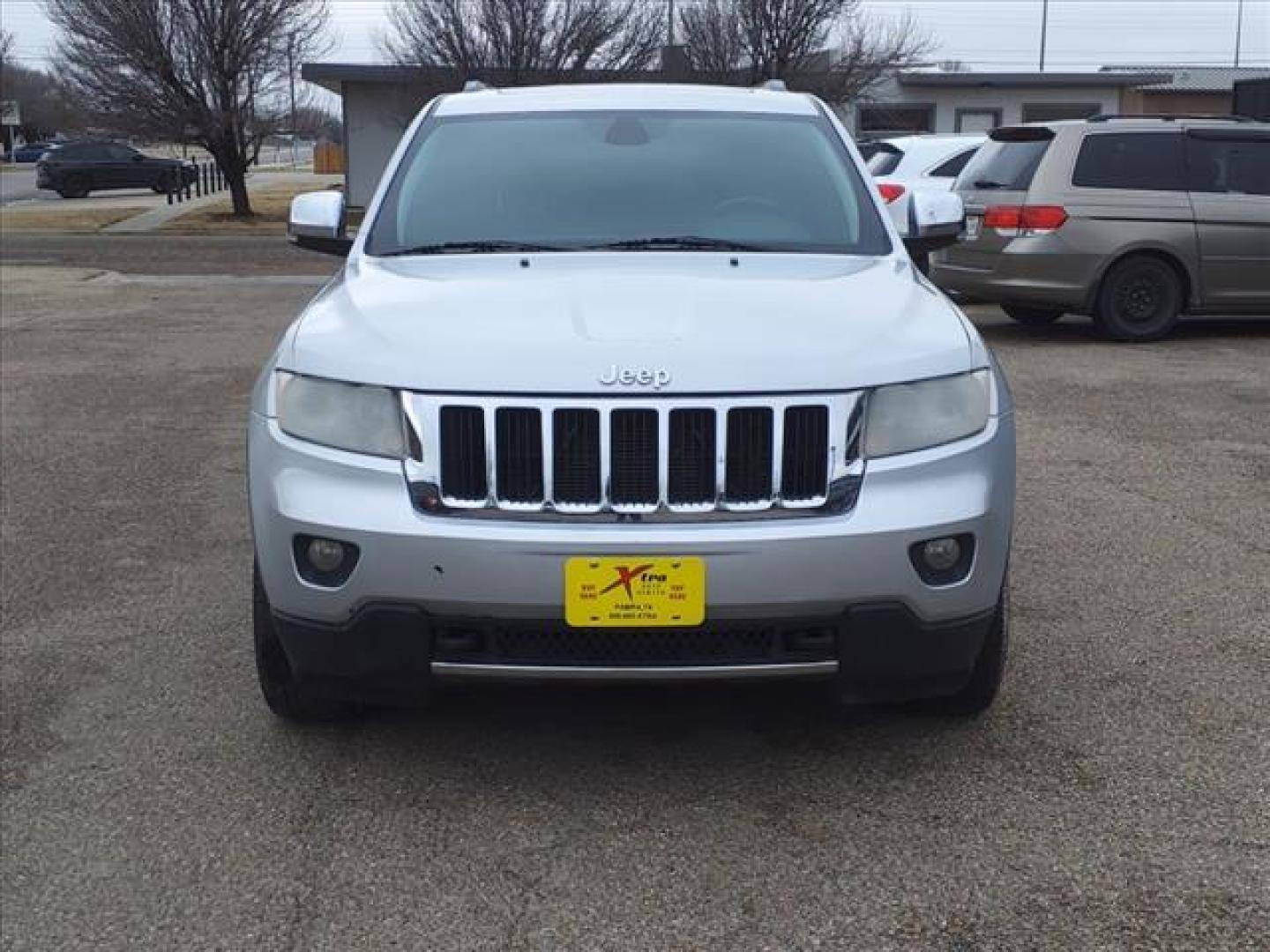 2011 Bright Silver Metallic Clear Coat Jeep Grand Cherokee Limited (1J4RR5GT4BC) with an 5.7L HEMI 5.7L V8 360hp 390ft. lbs. Sequential Multiport Fuel Injection engine, 5-Speed Automatic transmission, located at 1401 N. Hobart, Pampa, TX, 79065, (806) 665-9872, 35.549953, -100.975098 - Photo#1