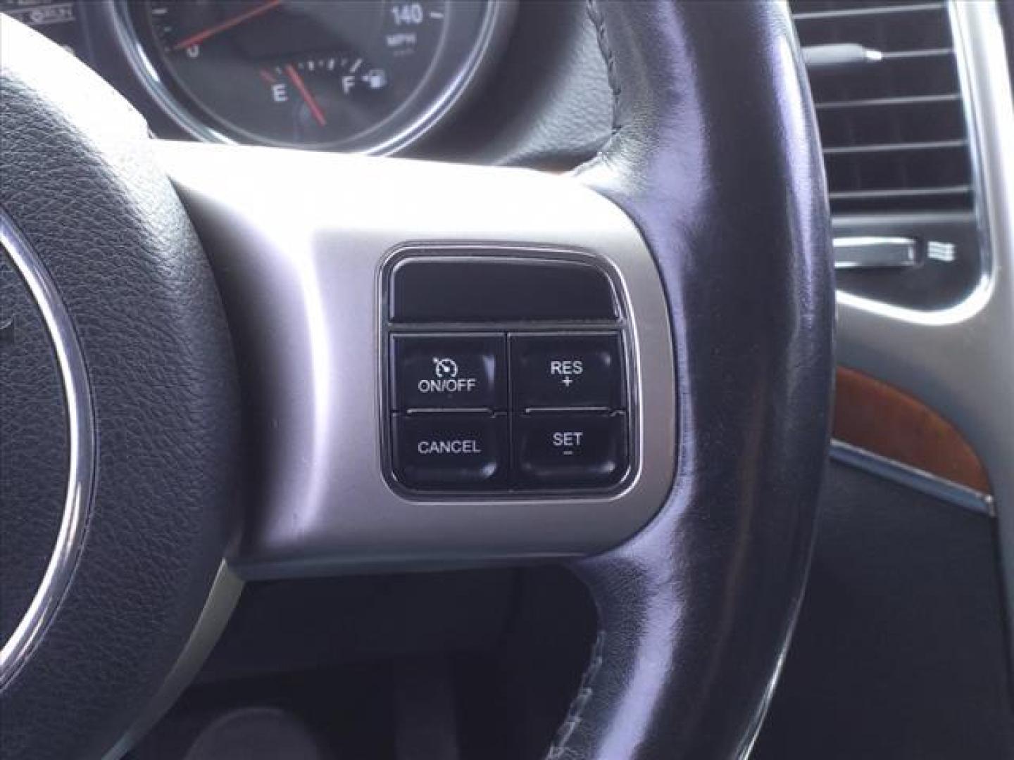 2011 Bright Silver Metallic Clear Coat Jeep Grand Cherokee Limited (1J4RR5GT4BC) with an 5.7L HEMI 5.7L V8 360hp 390ft. lbs. Sequential Multiport Fuel Injection engine, 5-Speed Automatic transmission, located at 1401 N. Hobart, Pampa, TX, 79065, (806) 665-9872, 35.549953, -100.975098 - Photo#7