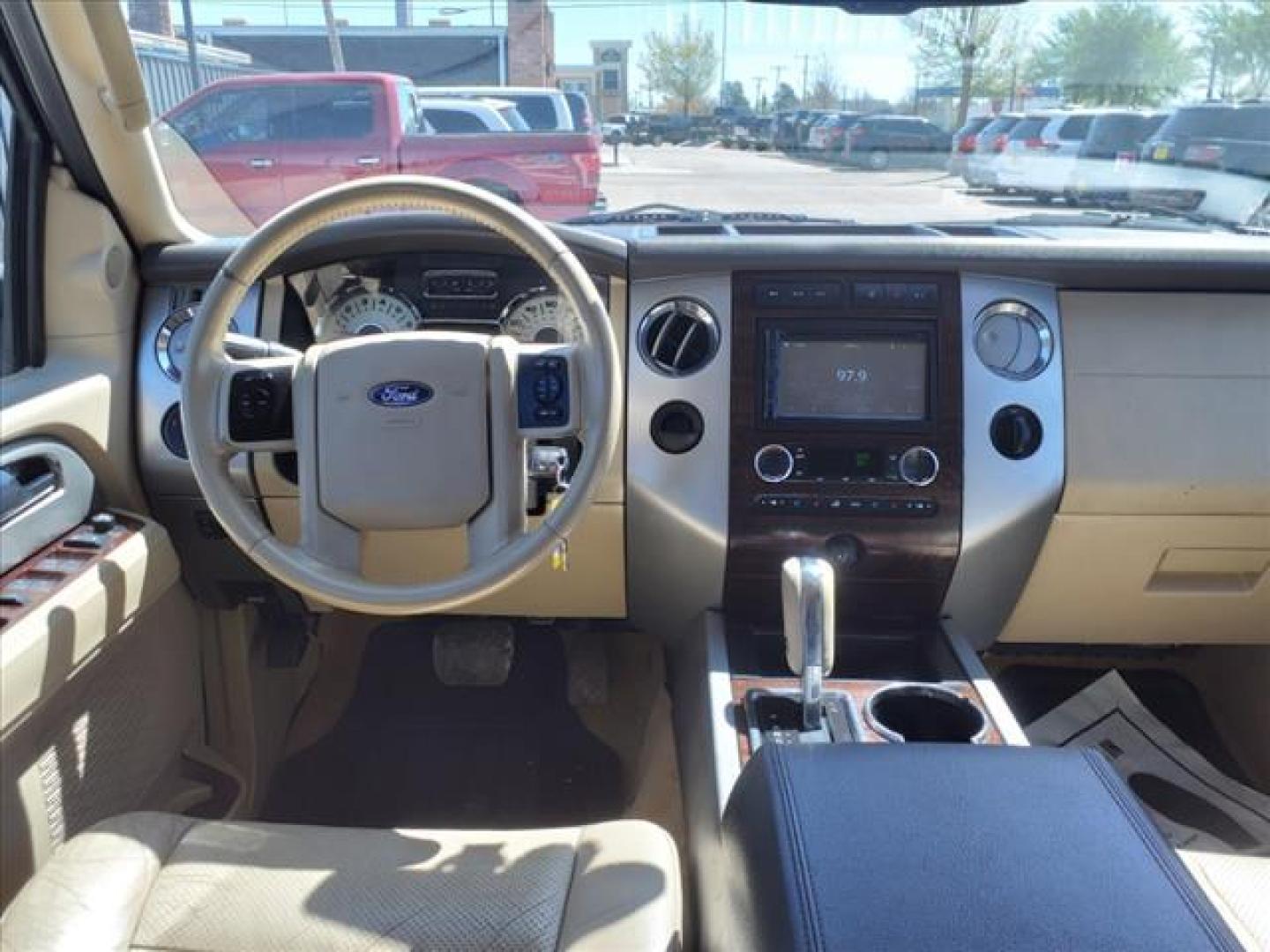 2013 White Platinum Metallic Tri-Coat Ford Expedition XLT (1FMJU1H56DE) with an 5.4L 5.4L Flex Fuel V8 310hp 365ft. lbs. Sequential Multiport Fuel Injection engine, 6-Speed Automatic transmission, located at 1401 N. Hobart, Pampa, TX, 79065, (806) 665-9872, 35.549953, -100.975098 - Photo#9