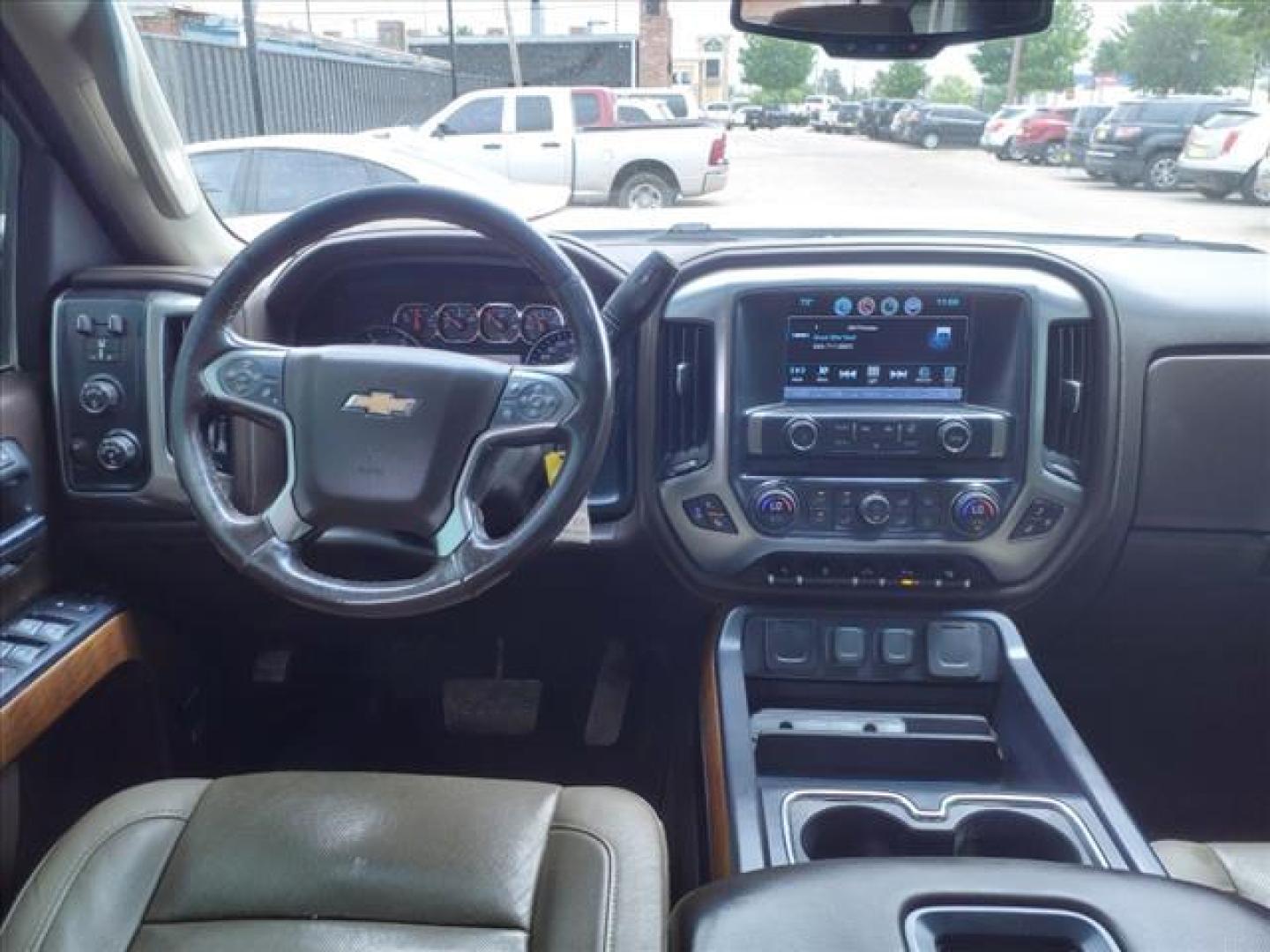 2019 Iridescent Pearl Tricoat Chevrolet Silverado 2500HD LTZ (1GC1KTEYXKF) with an 6.6L Duramax 6.6L Biodiesel Turbo V8 445hp 910ft. lbs. Common Rail Direct Injection engine, Allison 1000 6-Speed Shiftable Automatic transmission, located at 1401 N. Hobart, Pampa, TX, 79065, (806) 665-9872, 35.549953, -100.975098 - Photo#15