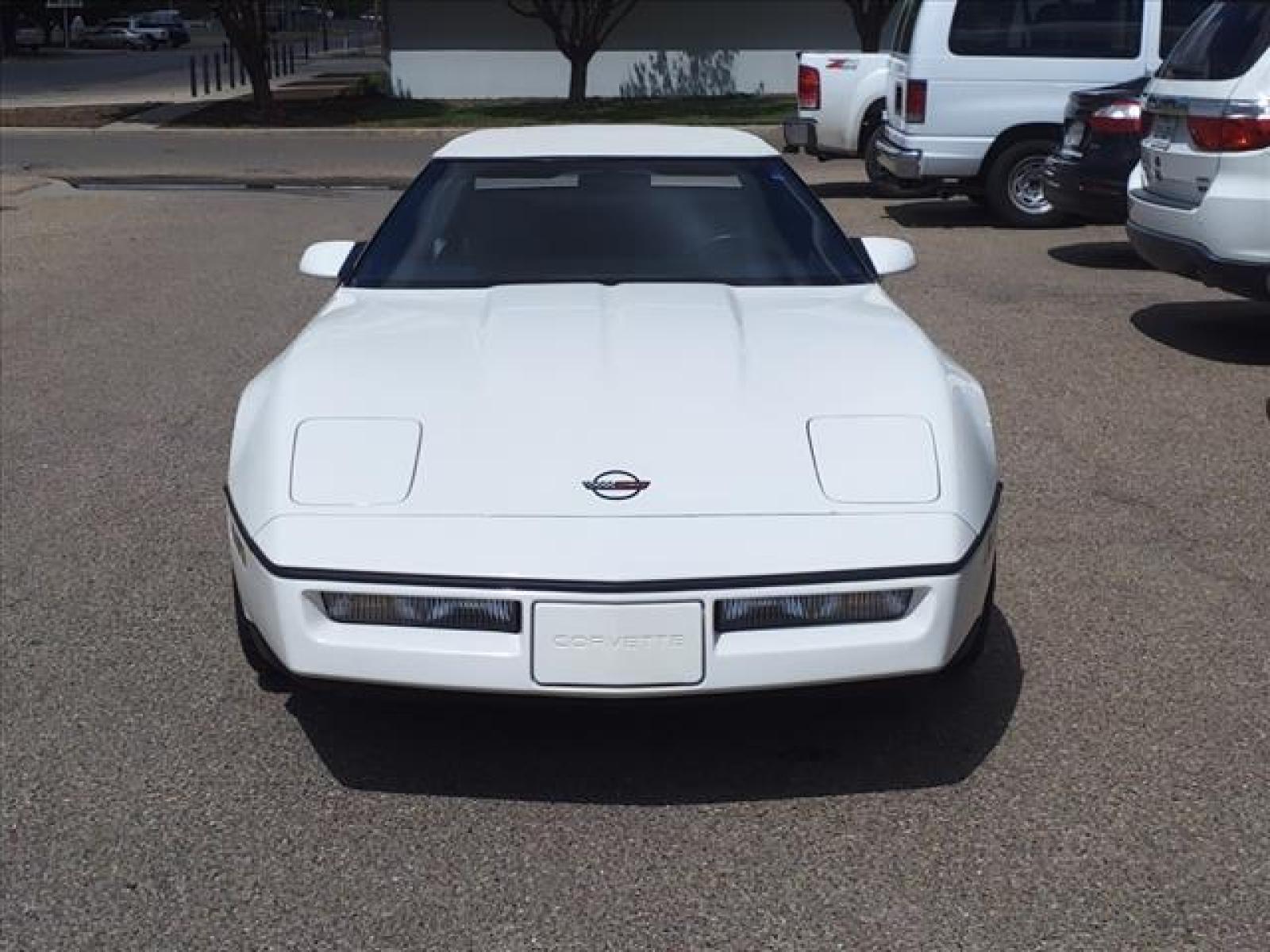 1988 White Chevrolet Corvette Base (1G1YY3186J5) with an 5.7L 5.7L V8 245hp 345ft. lbs. Fuel Injected engine, Automatic transmission, located at 1401 N. Hobart, Pampa, TX, 79065, (806) 665-9872, 35.549953, -100.975098 - Photo #1