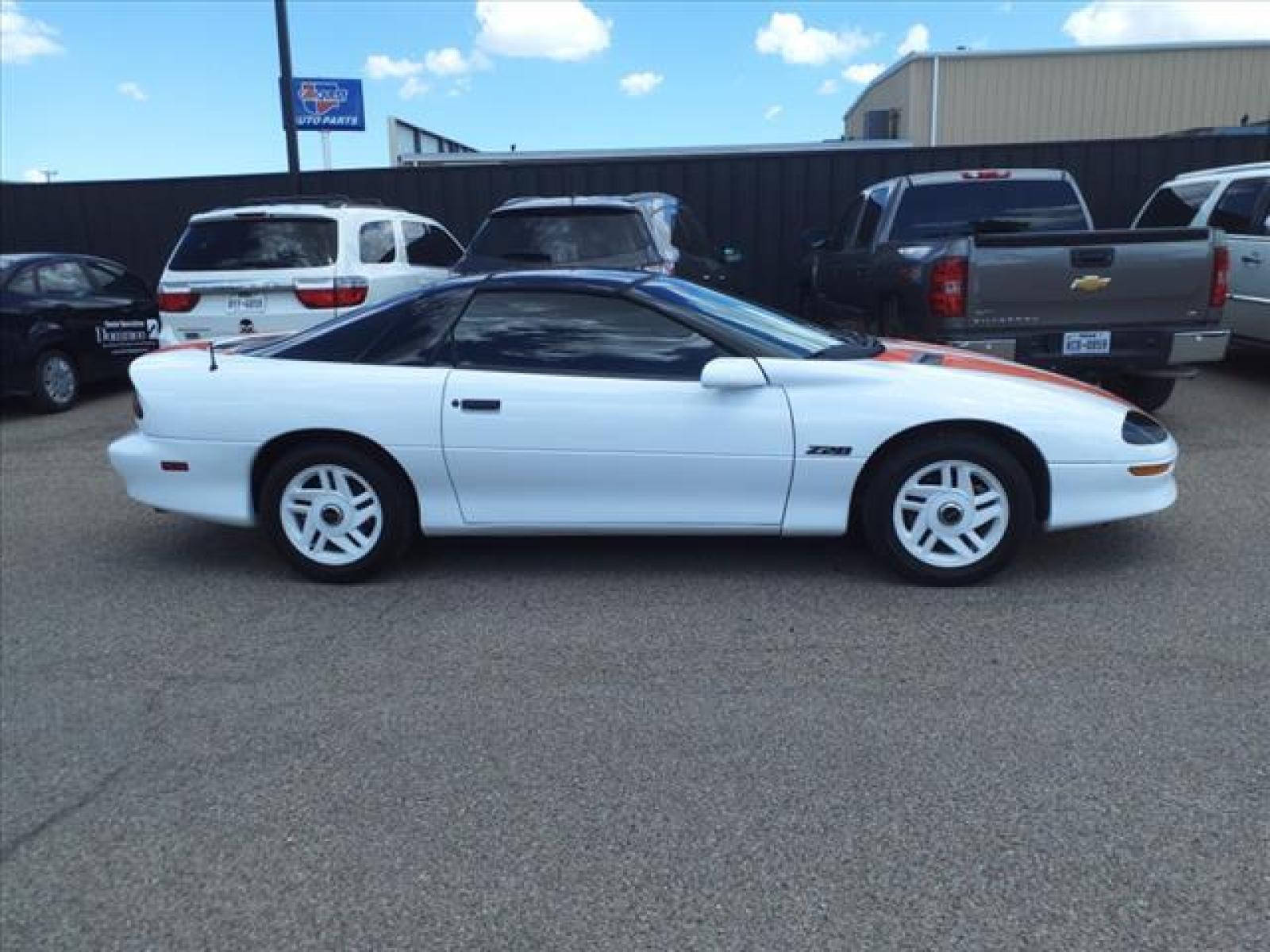 1994 Arctic White Chevrolet Camaro Z28 (2G1FP22P1R2) with an 5.7L 5L NA V8 overhead valves (OHV) 16V Fuel Injected engine, Automatic transmission, located at 1401 N. Hobart, Pampa, TX, 79065, (806) 665-9872, 35.549953, -100.975098 - Photo #2