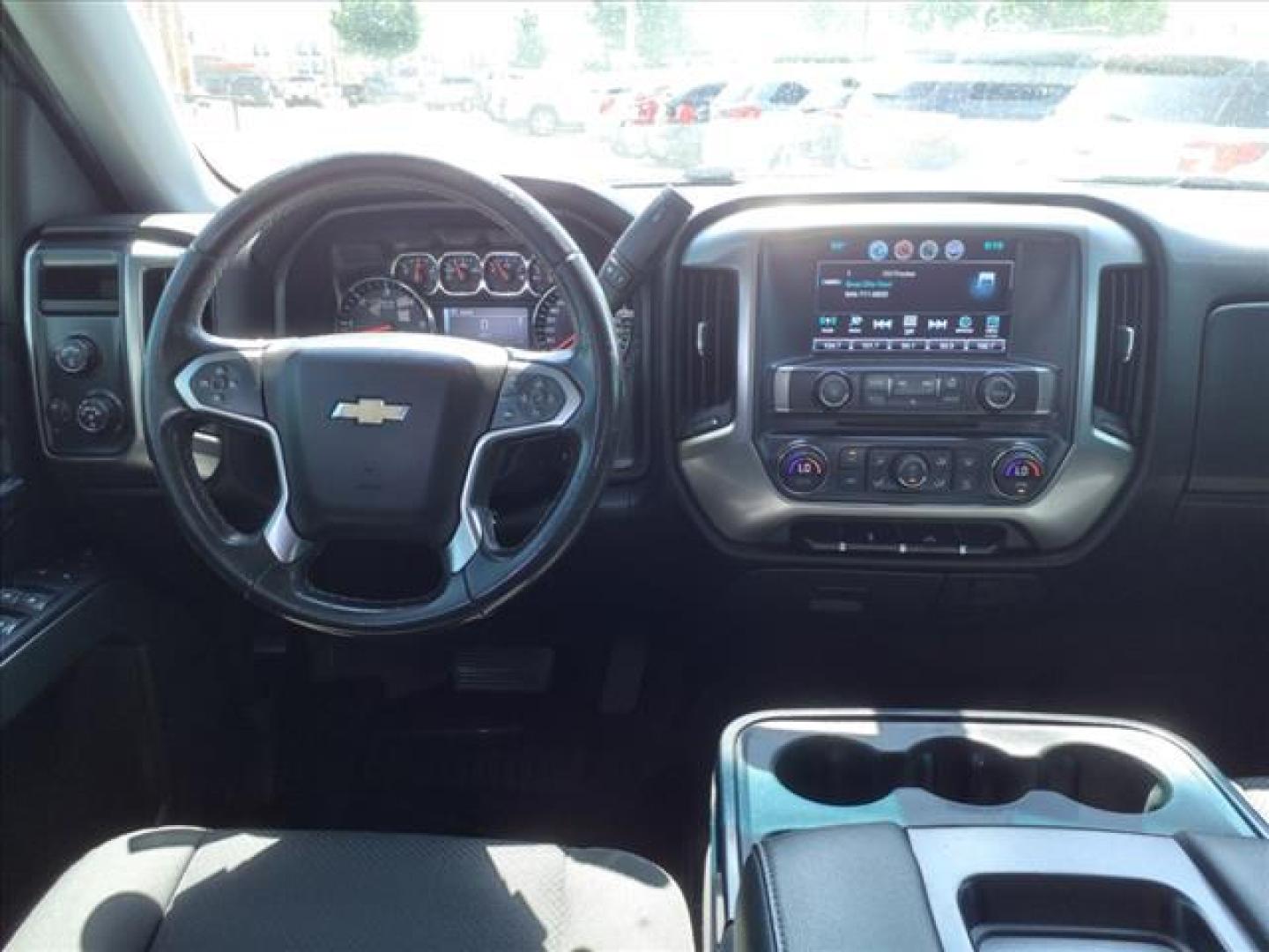 2018 Summit White Chevrolet Silverado 1500 LT (3GCUKREC7JG) with an 5.3L EcoTec3 5.3L V8 355hp 383ft. lbs. Direct Injection engine, 6-Speed Shiftable Automatic w/Overdrive transmission, located at 1401 N. Hobart, Pampa, TX, 79065, (806) 665-9872, 35.549953, -100.975098 - Photo#10