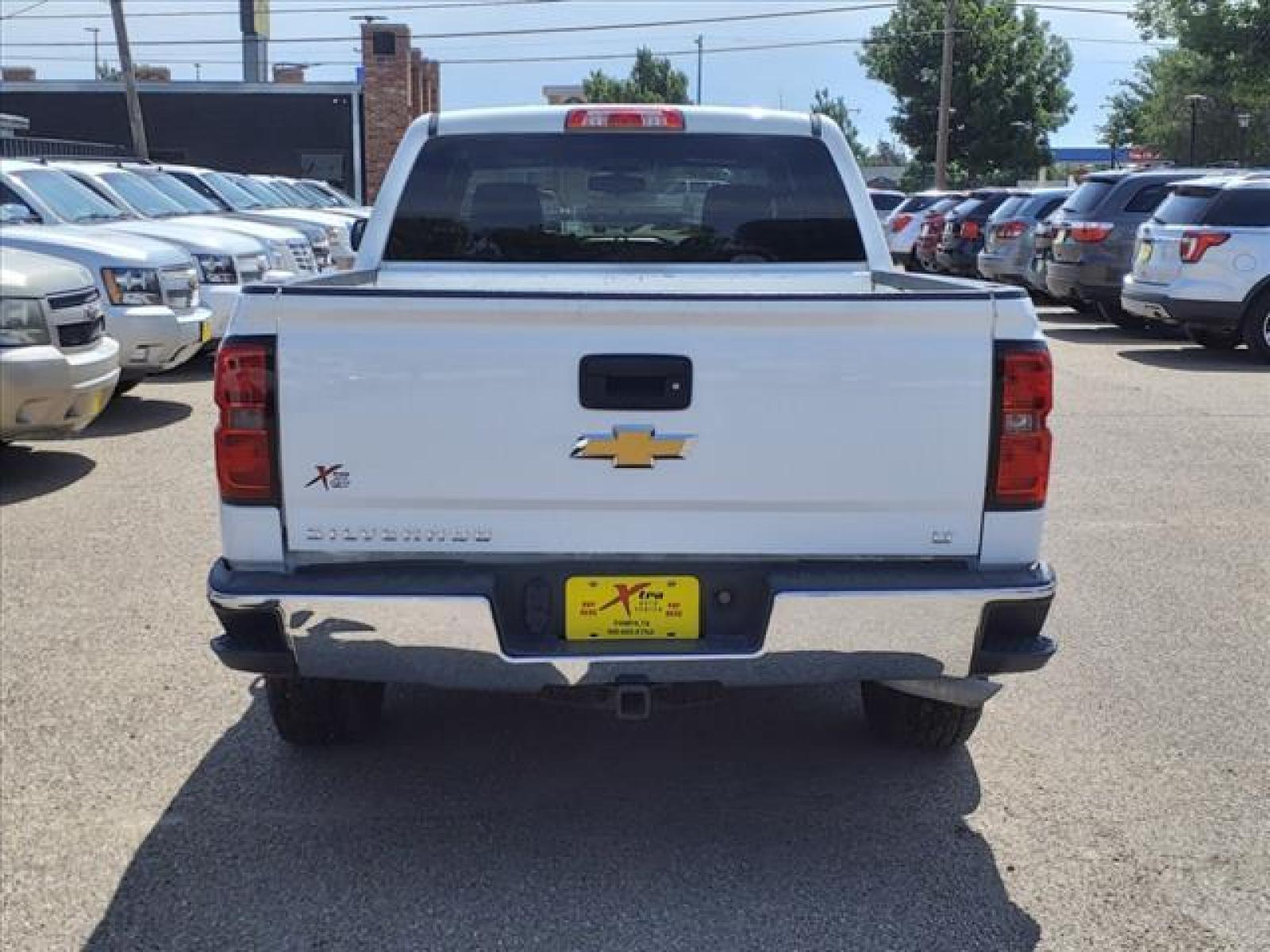 2018 Summit White Chevrolet Silverado 1500 LT (3GCUKREC7JG) with an 5.3L EcoTec3 5.3L V8 355hp 383ft. lbs. Direct Injection engine, 6-Speed Shiftable Automatic w/Overdrive transmission, located at 1401 N. Hobart, Pampa, TX, 79065, (806) 665-9872, 35.549953, -100.975098 - Photo #3