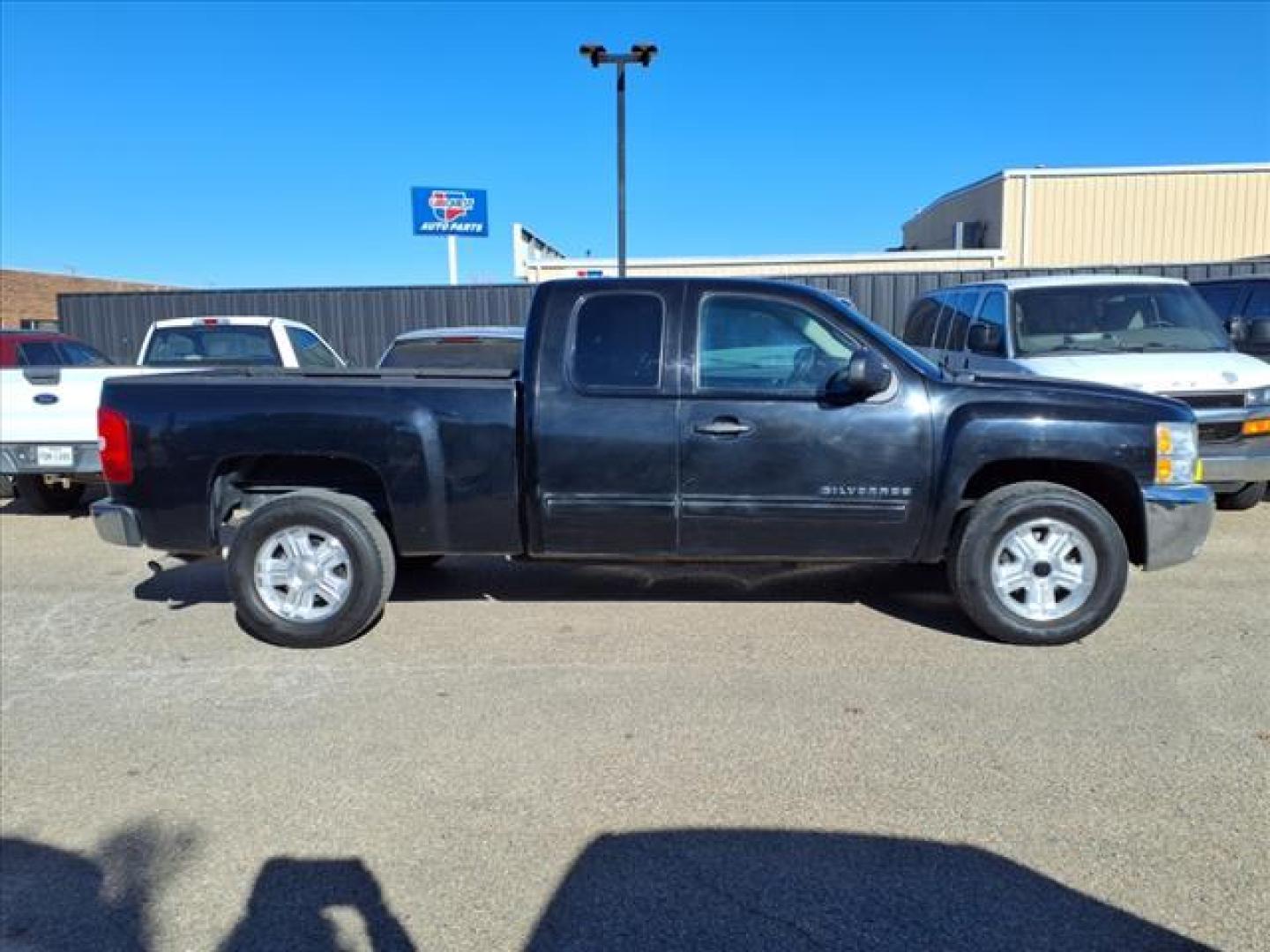 2012 Black 41u Chevrolet Silverado 1500 LT (1GCRKSE77CZ) with an 5.3L Vortec 5.3L Flex Fuel V8 315hp 335ft. lbs. Sequential-Port F.I. engine, 6-Speed Shiftable Automatic transmission, located at 1401 N. Hobart, Pampa, TX, 79065, (806) 665-9872, 35.549953, -100.975098 - Photo#2