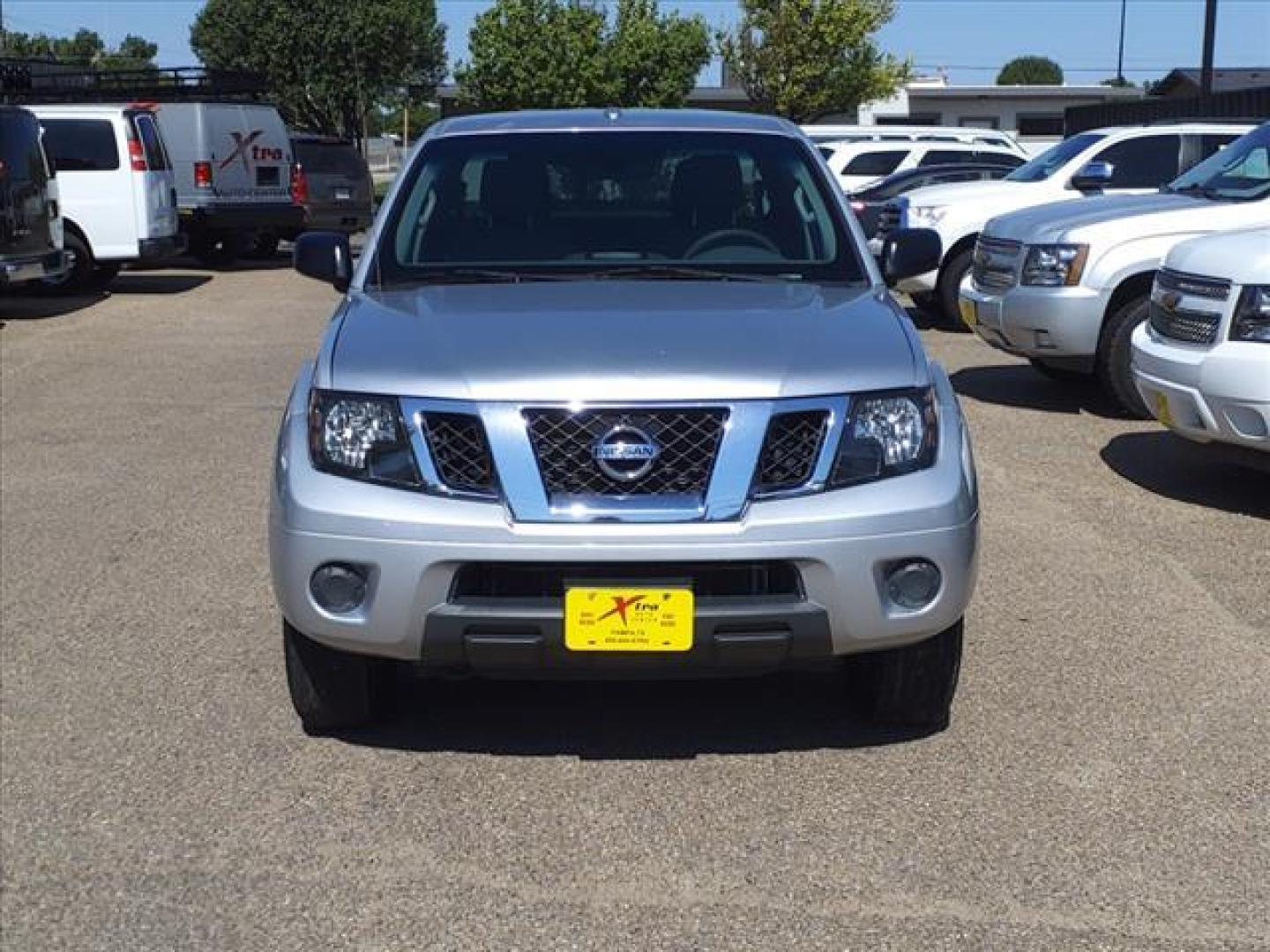 2015 Brilliant Silver Nissan Frontier SV (1N6AD0EV8FN) with an 4.0L 4.0L V6 261hp 281ft. lbs. Fuel Injected engine, 5-Speed Automatic transmission, located at 1401 N. Hobart, Pampa, TX, 79065, (806) 665-9872, 35.549953, -100.975098 - Photo#1