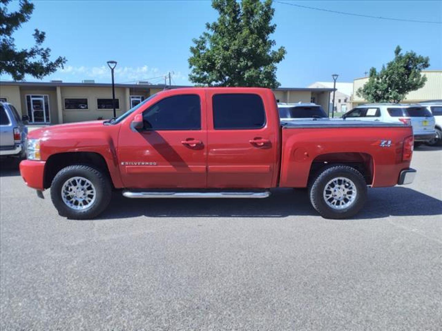 2008 Victory Red Chevrolet Silverado 1500 LTZ (2GCEK13J381) with an 5.3L Vortec Iron Block 5.3L V8 315hp 338ft. lbs. Fuel Injected engine, 4-Speed Automatic transmission, located at 1401 N. Hobart, Pampa, TX, 79065, (806) 665-9872, 35.549953, -100.975098 - Photo#4