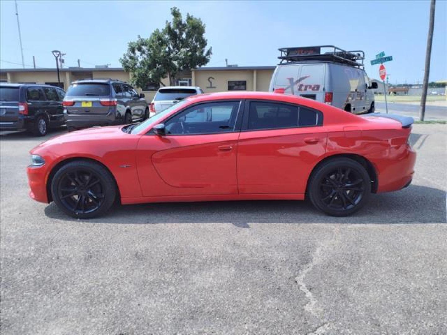 2016 Torred Clear Coat Dodge Charger R/T (2C3CDXCT5GH) with an 5.7L HEMI 5.7L V8 370hp 395ft. lbs. Sequential Multiport Fuel Injection engine, 8-Speed Shiftable Automatic transmission, located at 1401 N. Hobart, Pampa, TX, 79065, (806) 665-9872, 35.549953, -100.975098 - Photo#4