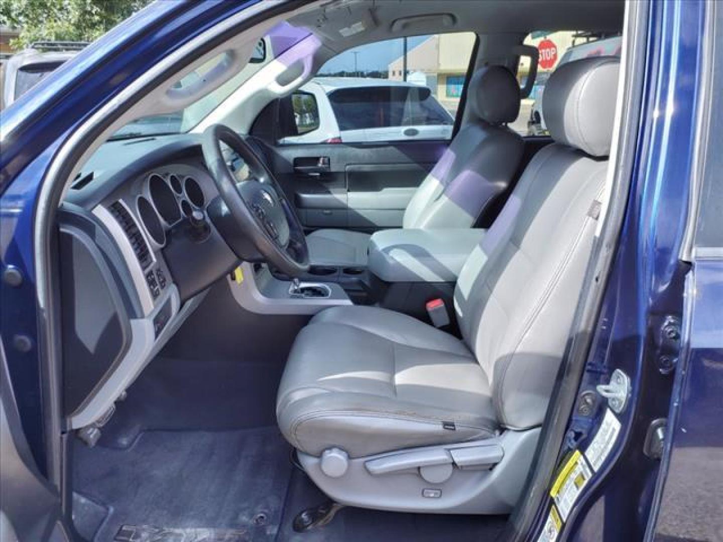 2013 Nautical Blue Metallic Toyota Tundra Grade (5TFEY5F16DX) with an 5.7L 5.7L V8 381hp 401ft. lbs. Sequential Electronic Fuel Injection engine, 6-Speed Shiftable Automatic transmission, located at 1401 N. Hobart, Pampa, TX, 79065, (806) 665-9872, 35.549953, -100.975098 - Photo#11