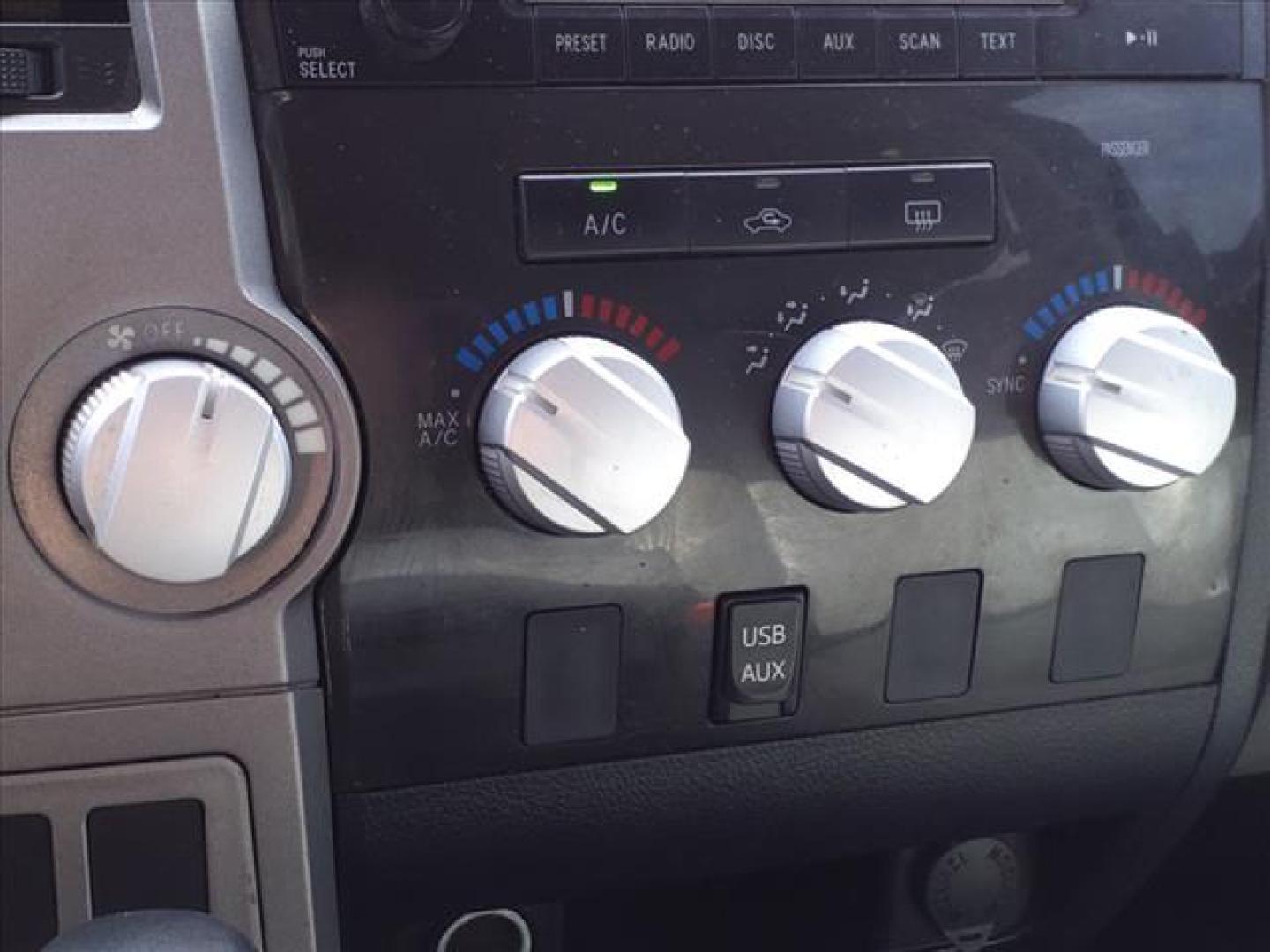 2013 Nautical Blue Metallic Toyota Tundra Grade (5TFEY5F16DX) with an 5.7L 5.7L V8 381hp 401ft. lbs. Sequential Electronic Fuel Injection engine, 6-Speed Shiftable Automatic transmission, located at 1401 N. Hobart, Pampa, TX, 79065, (806) 665-9872, 35.549953, -100.975098 - Photo#6