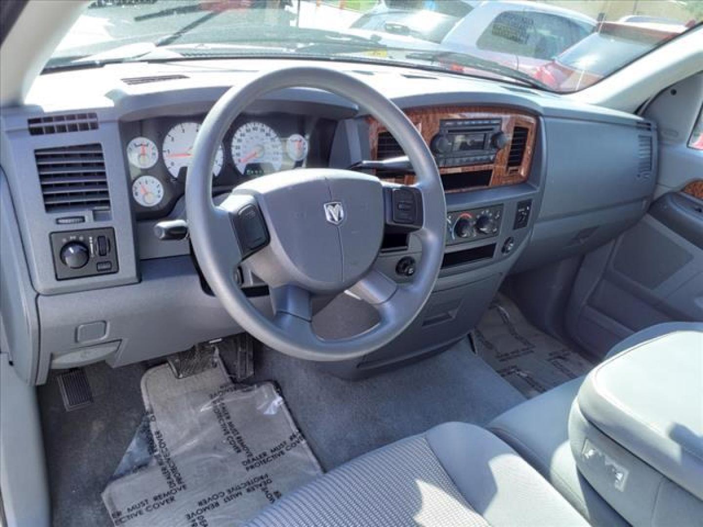 2006 Bright White Clearcoat Dodge Ram 1500 SLT (1D7HA16N26J) with an 4.7L 4.7L V8 235hp 300ft. lbs. Fuel Injected engine, 5-Speed Automatic transmission, located at 1401 N. Hobart, Pampa, TX, 79065, (806) 665-9872, 35.549953, -100.975098 - Photo#10