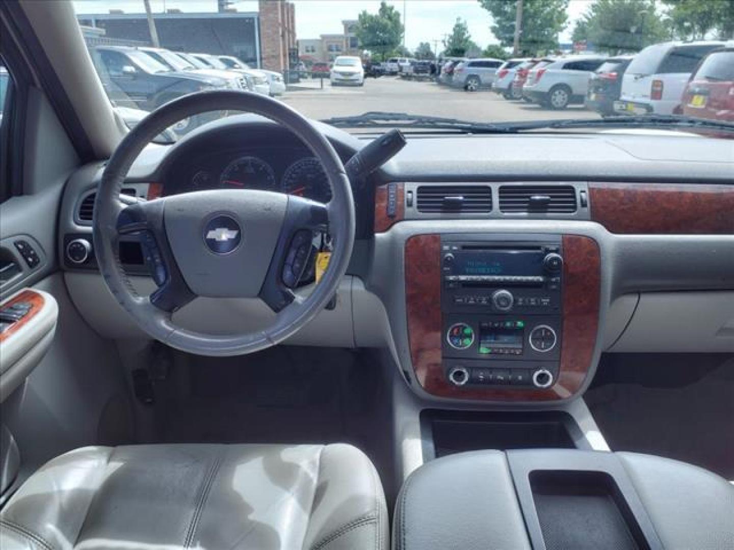 2009 Doeskin Tan Chevrolet Suburban LT (1GNFC26J49J) with an 5.3L Vortec Iron Block 5.3L V8 310hp 335ft. lbs. Sequential-Port F.I. engine, 6-Speed Shiftable Automatic transmission, located at 1401 N. Hobart, Pampa, TX, 79065, (806) 665-9872, 35.549953, -100.975098 - Photo#9