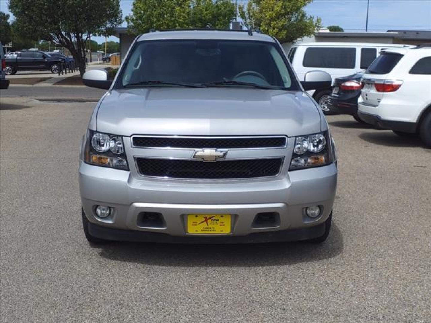 2009 Doeskin Tan Chevrolet Suburban LT (1GNFC26J49J) with an 5.3L Vortec Iron Block 5.3L V8 310hp 335ft. lbs. Sequential-Port F.I. engine, 6-Speed Shiftable Automatic transmission, located at 1401 N. Hobart, Pampa, TX, 79065, (806) 665-9872, 35.549953, -100.975098 - Photo#1