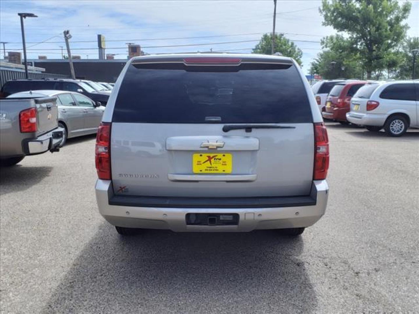 2009 Doeskin Tan Chevrolet Suburban LT (1GNFC26J49J) with an 5.3L Vortec Iron Block 5.3L V8 310hp 335ft. lbs. Sequential-Port F.I. engine, 6-Speed Shiftable Automatic transmission, located at 1401 N. Hobart, Pampa, TX, 79065, (806) 665-9872, 35.549953, -100.975098 - Photo#3