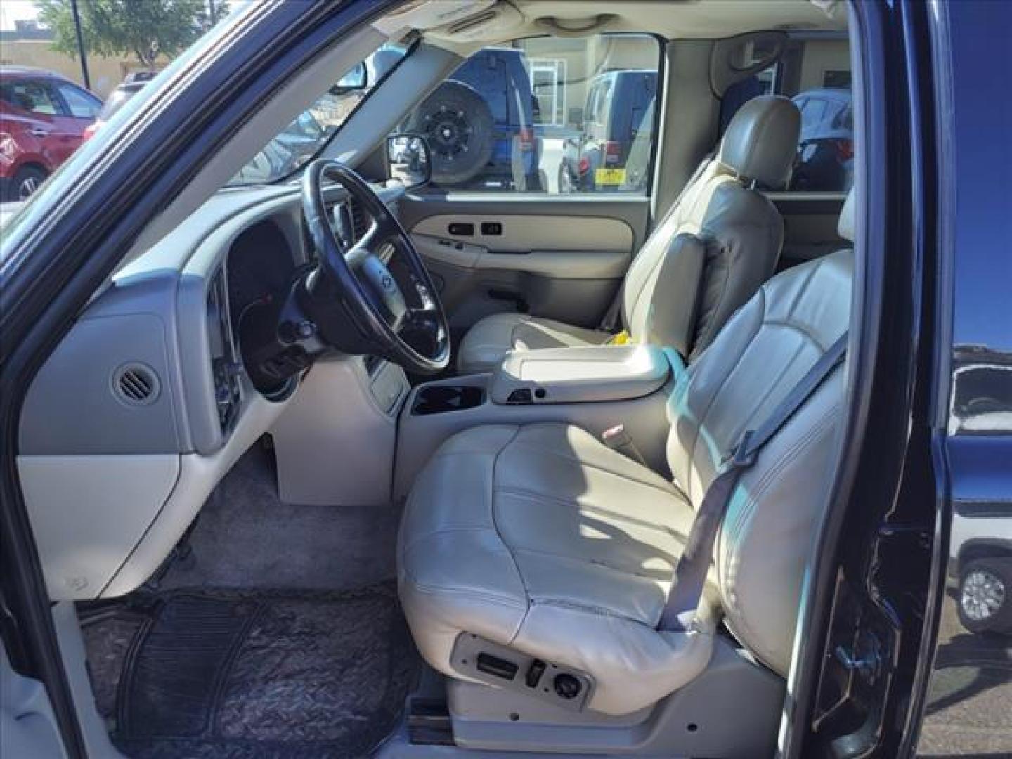 2002 Onyx Black Chevrolet Suburban 1500 LT (3GNEC16Z12G) with an 5.3L 5.3L Flex Fuel V8 285hp 325ft. lbs. Fuel Injected engine, 4-Speed Automatic transmission, located at 1401 N. Hobart, Pampa, TX, 79065, (806) 665-9872, 35.549953, -100.975098 - Photo#10