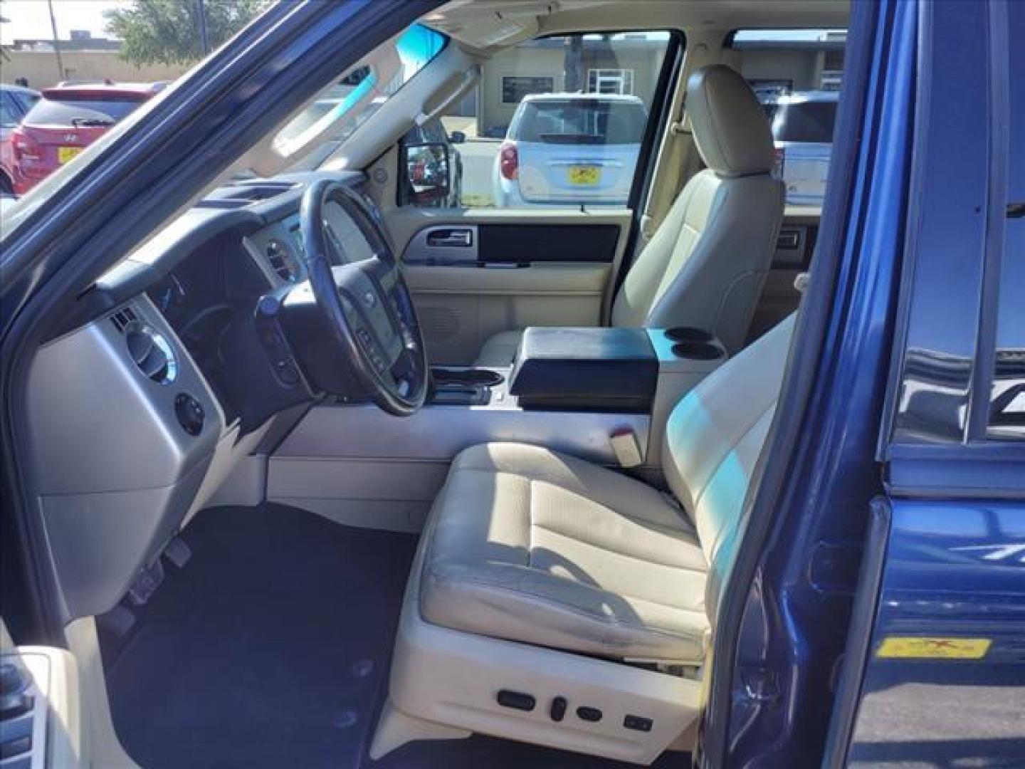 2017 Blue Jeans Ford Expedition XLT (1FMJU1HT4HE) with an 3.5L EcoBoost 3.5L Twin Turbo V6 365hp 420ft. lbs. Direct Injection engine, 6-Speed Shiftable Automatic transmission, located at 1401 N. Hobart, Pampa, TX, 79065, (806) 665-9872, 35.549953, -100.975098 - Photo#10