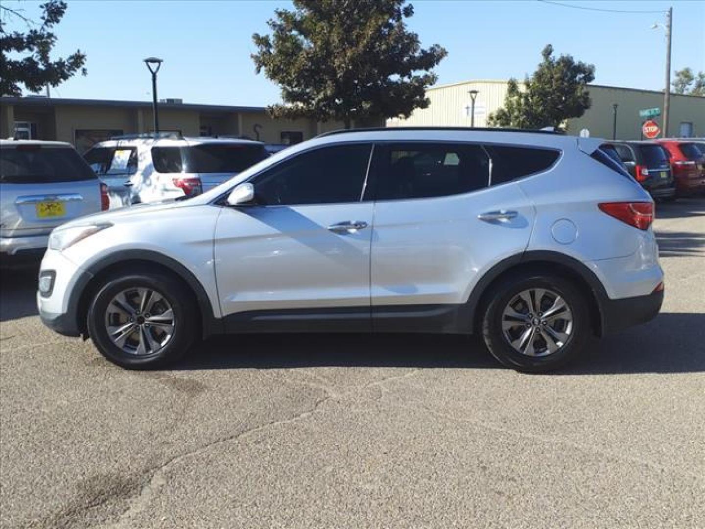 2014 Moonstone Silver Hyundai SANTA FE Sport 2.4L (5XYZU3LB3EG) with an 2.4L 2.4L I4 190hp 181ft. lbs. Direct Injection engine, 6-Speed Shiftable Automatic transmission, located at 1401 N. Hobart, Pampa, TX, 79065, (806) 665-9872, 35.549953, -100.975098 - Photo#4