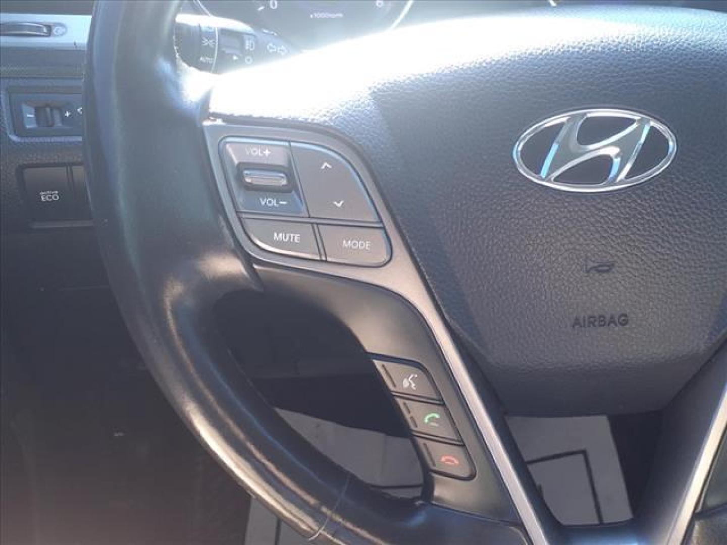 2014 Moonstone Silver Hyundai SANTA FE Sport 2.4L (5XYZU3LB3EG) with an 2.4L 2.4L I4 190hp 181ft. lbs. Direct Injection engine, 6-Speed Shiftable Automatic transmission, located at 1401 N. Hobart, Pampa, TX, 79065, (806) 665-9872, 35.549953, -100.975098 - Photo#8