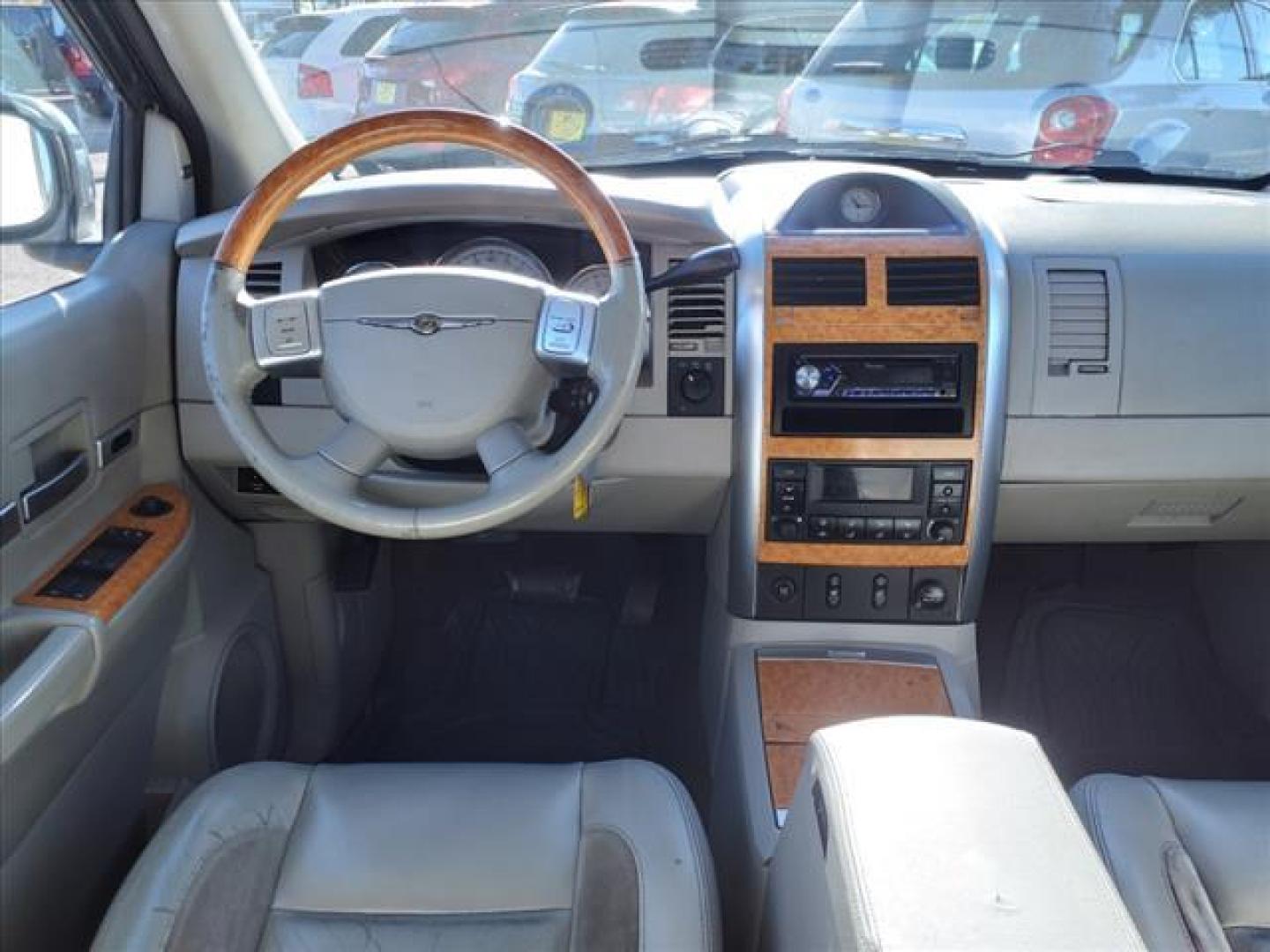 2008 Mineral Gray Metallic Clearcoat Chrysler Aspen Limited (1A8HW58278F) with an 5.7L 5.7L V8 335hp 370ft. lbs. Sequential Multiport Fuel Injection engine, 5-Speed Automatic transmission, located at 1401 N. Hobart, Pampa, TX, 79065, (806) 665-9872, 35.549953, -100.975098 - Photo#11